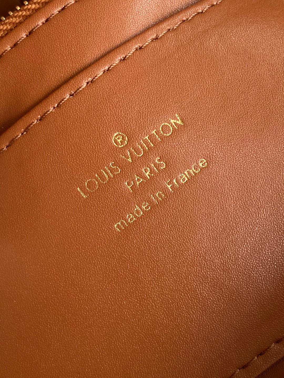 CAPUCINES GM 33CM BROWN GOLD TAURILLON LEATHER 252019
