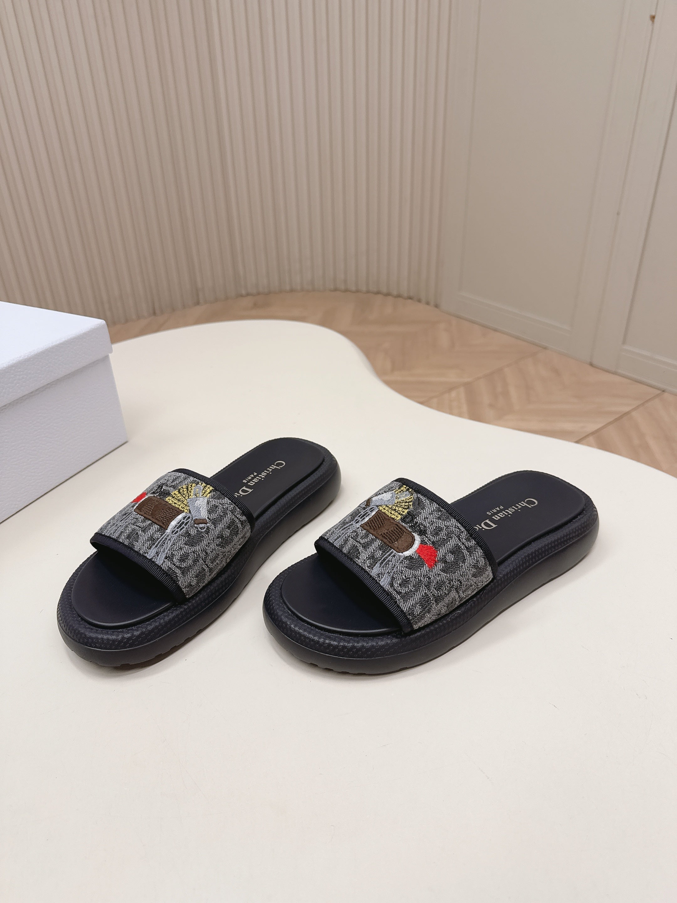 CD 26s  Slippers Black Canvas Lambskin 643802