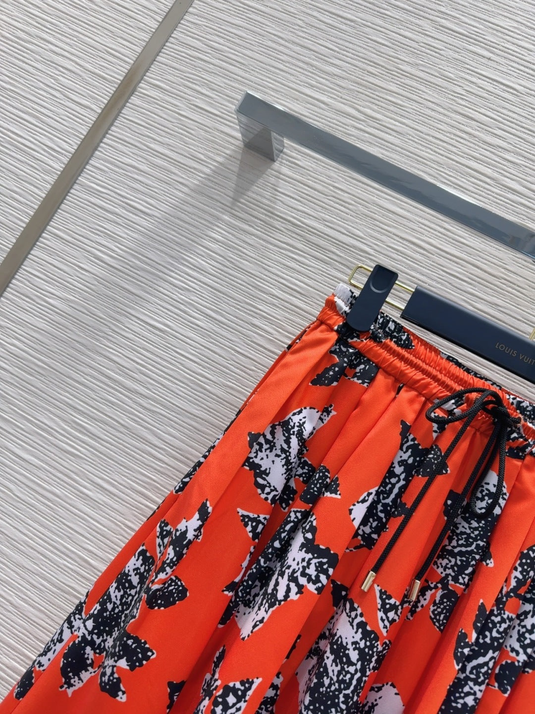 LV 25 Mysterious Charm Skirt Red Poliester
