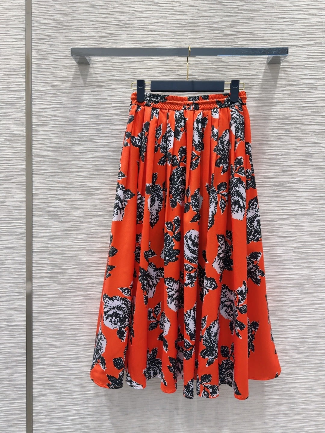 LV 25 Mysterious Charm Skirt Red Poliester