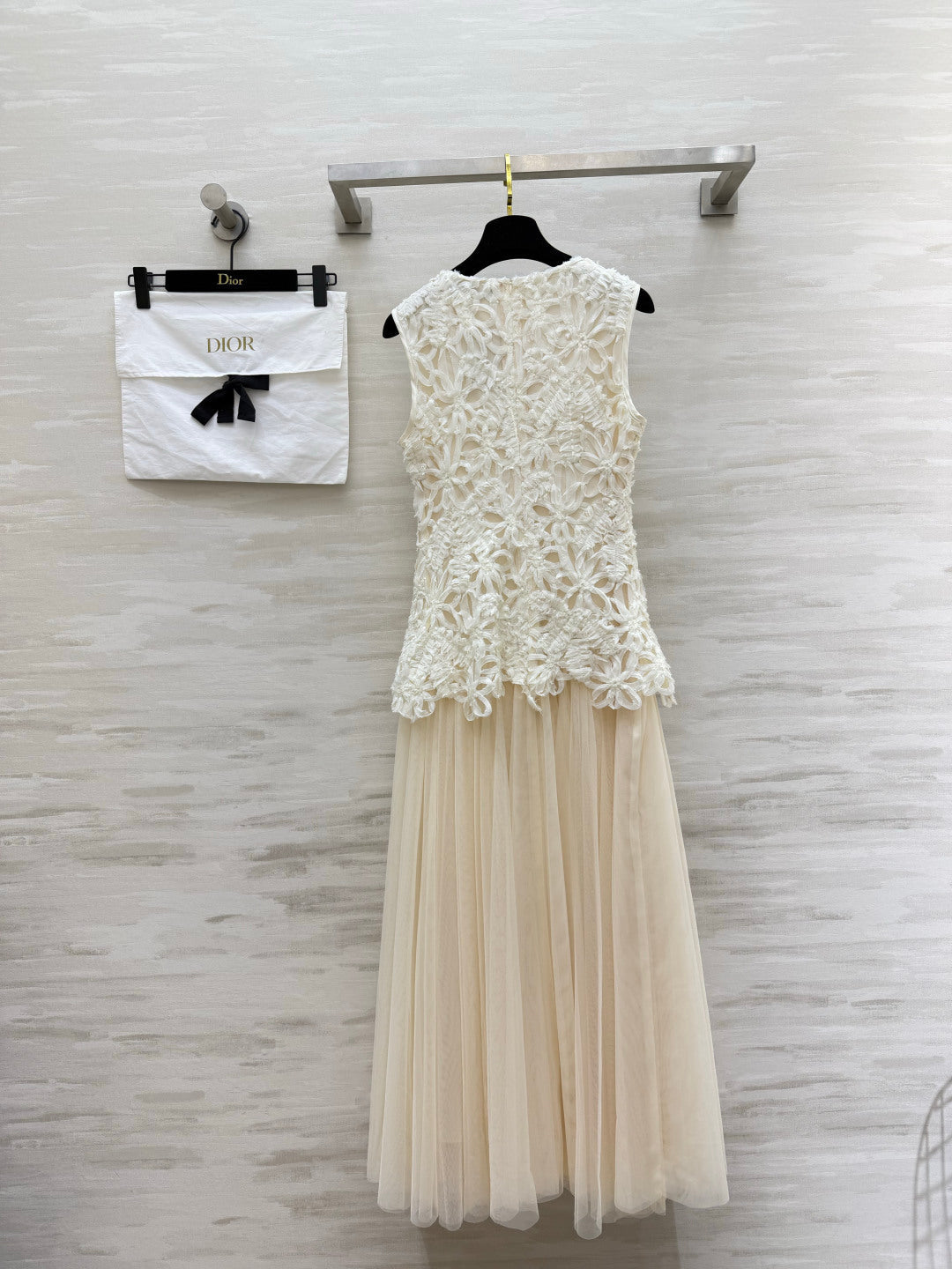 Dior 2026 Heavy-duty 3D Floral Sleeveless Maxi Dress Cream Lace Cotton 412117