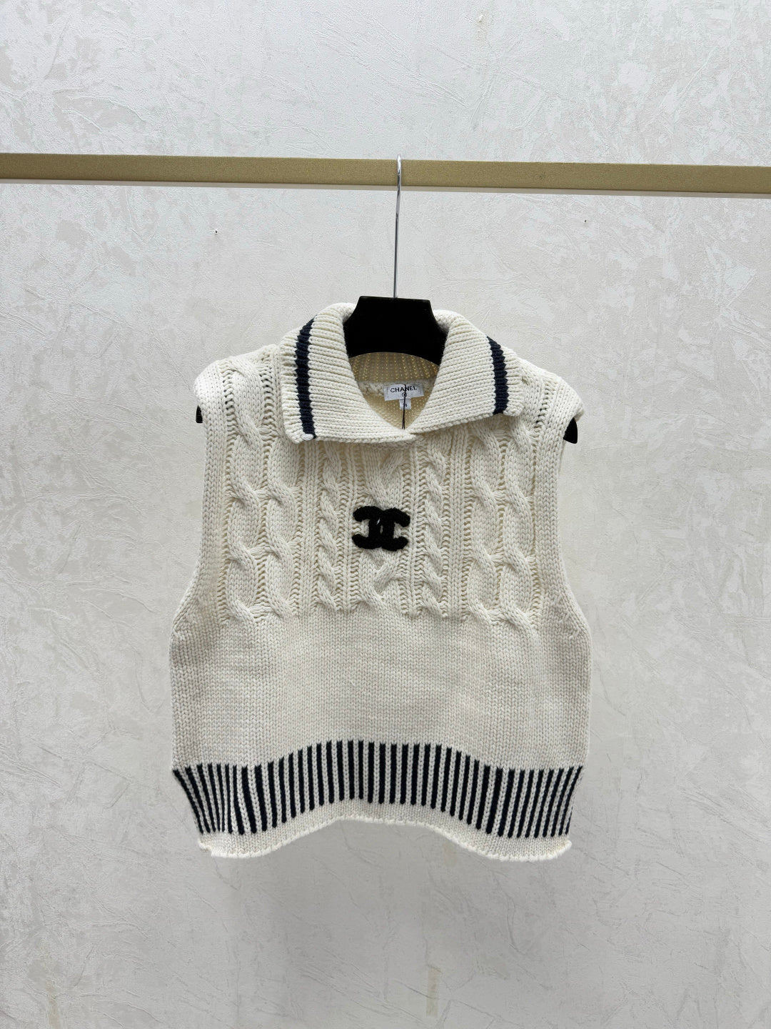 CC 26 Collared Knitted Vest Red and Cream Wool 331417