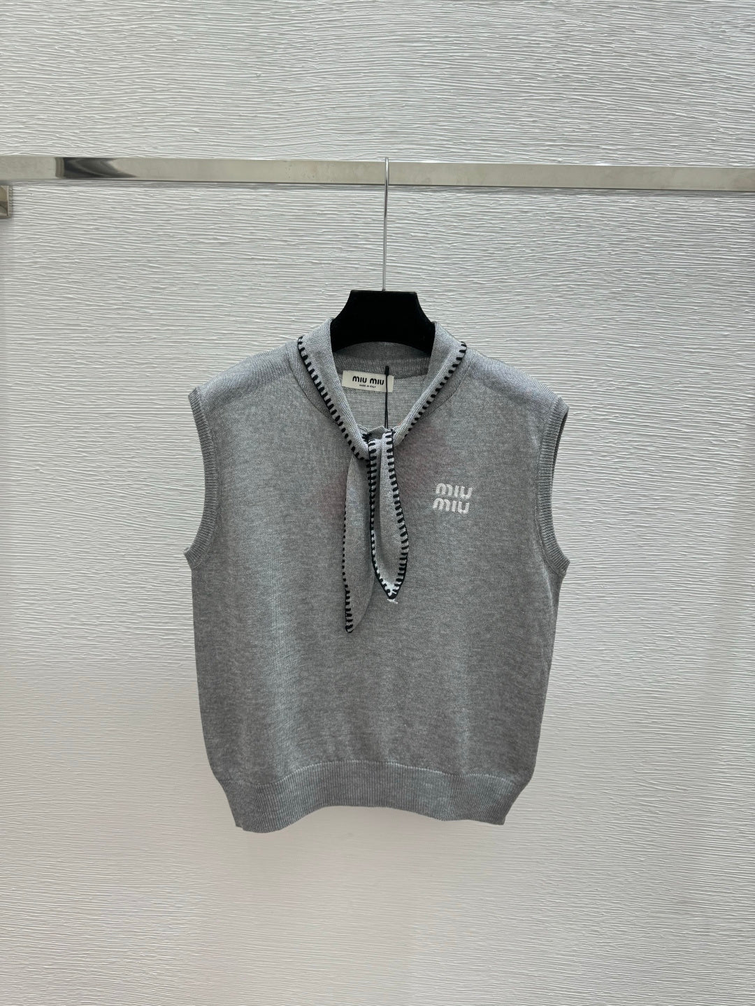 Miumiu 2026 Tie-Waist Crew Neck Knitted Vest Wool Cashmere 341448