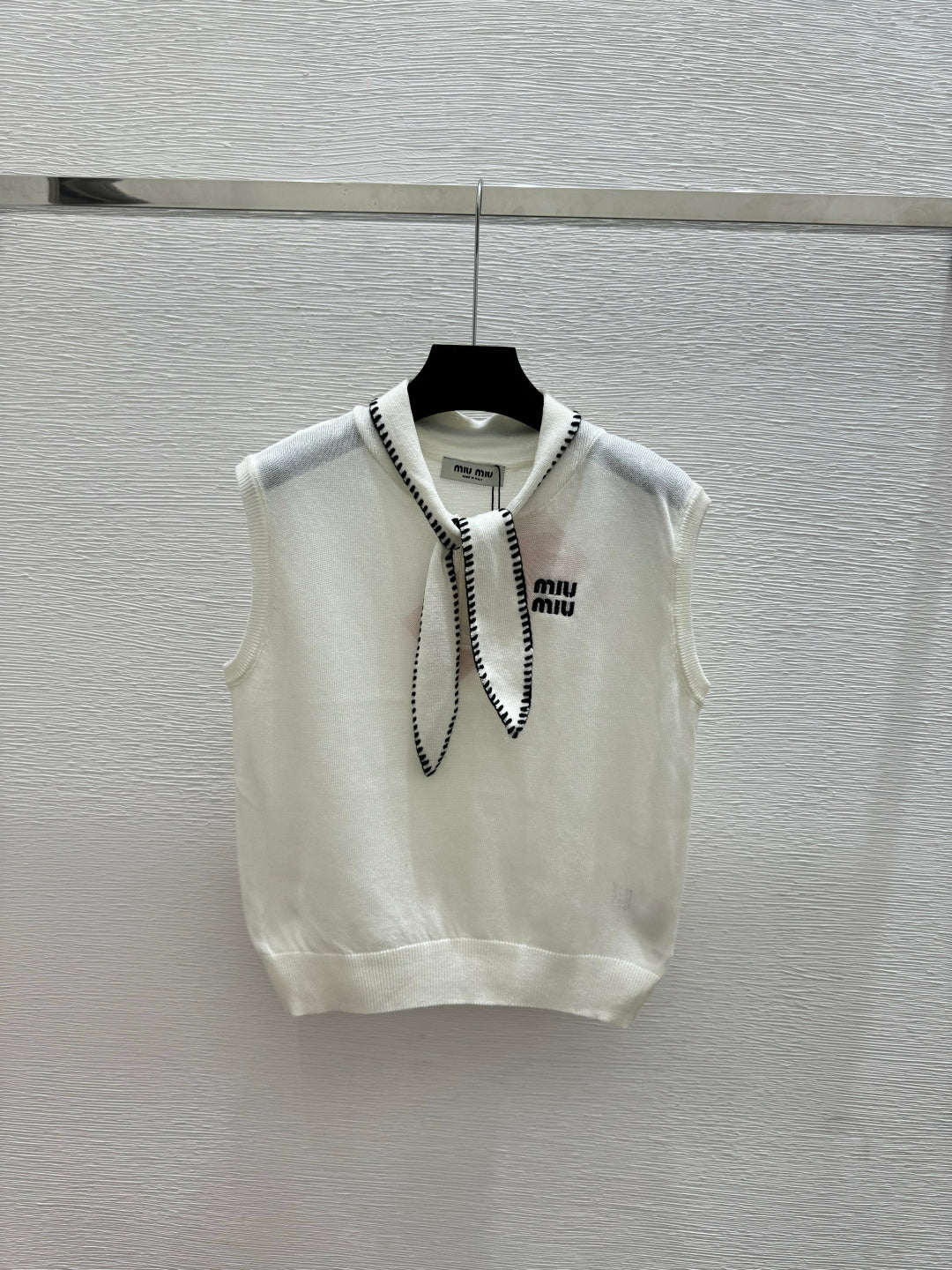 Miumiu 2026 Tie-Waist Crew Neck Knitted Vest Wool Cashmere 341448