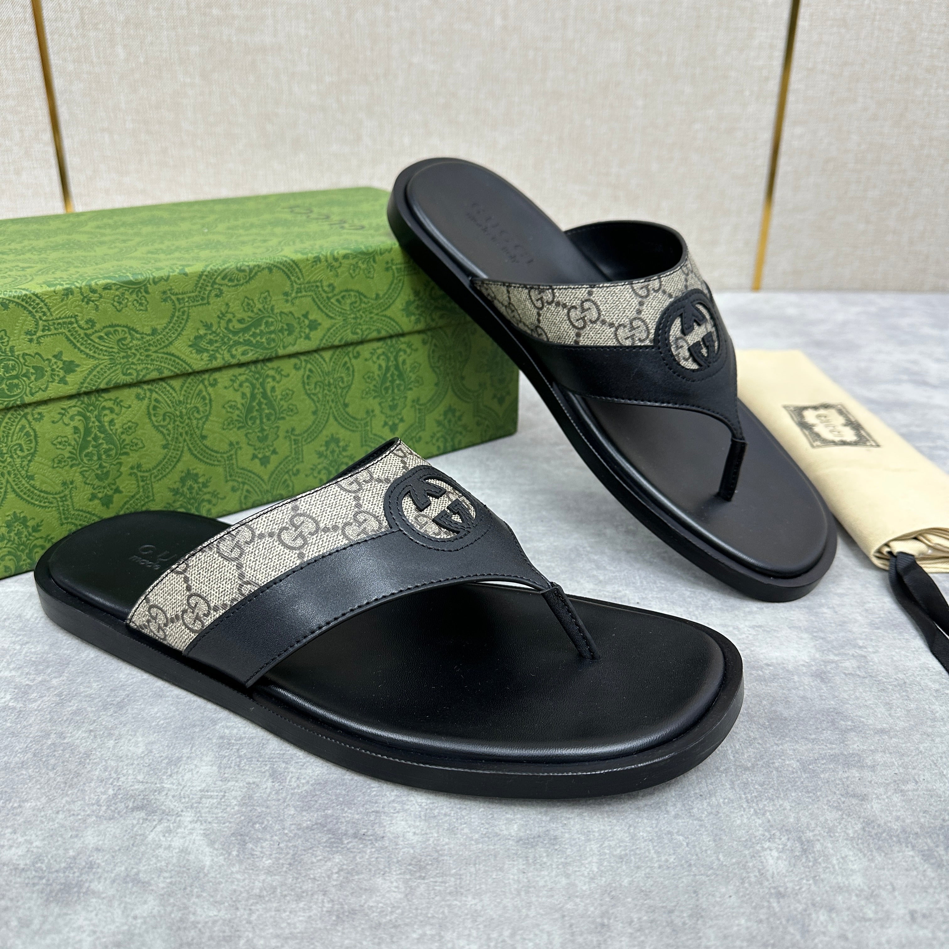 GG Men's Thong Sandals Black Brown Canvas Cowhide 542952