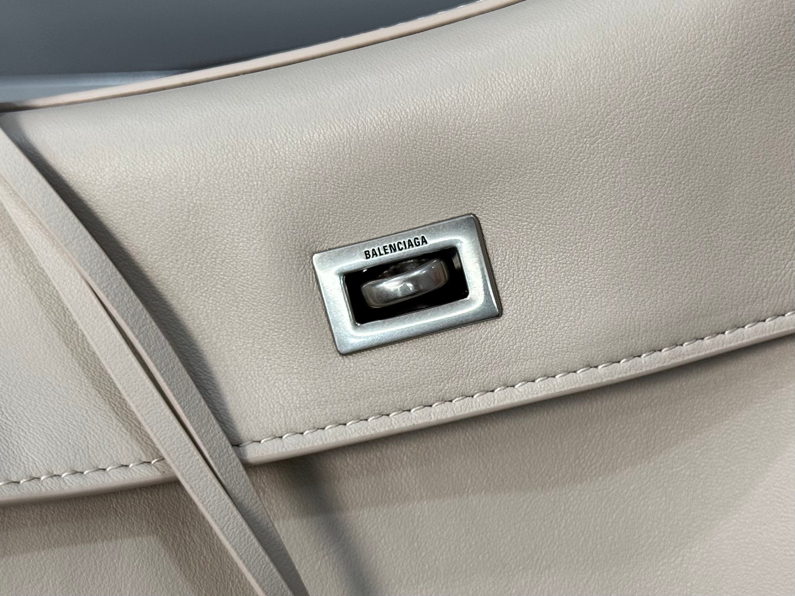 Balenciaga Medium Bag 35 Beige Calfskin Sliver Hardware