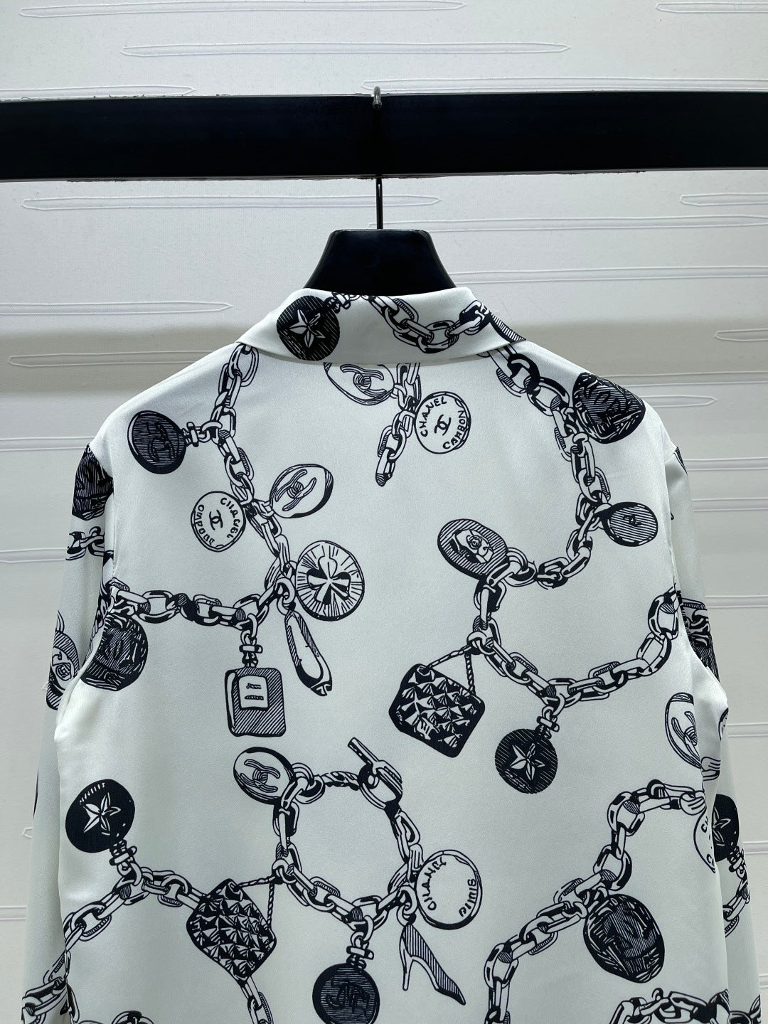 Chanel 2026 Long-sleeved Shirt With Chain Pattern 289851