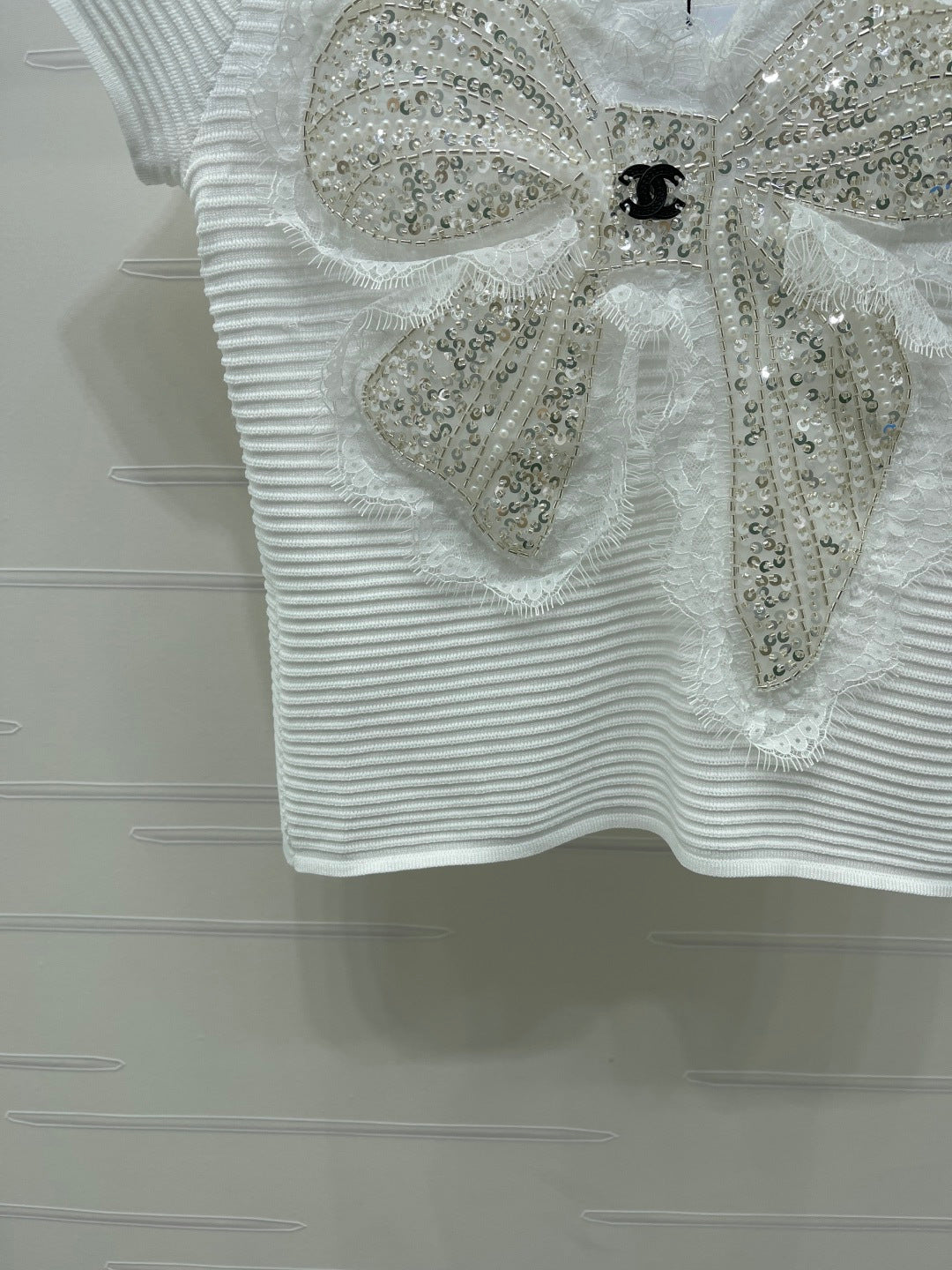 Chanel 2026 Lace Sequin Bow Knit Short-Sleeve T-Shirt Viscose 390731