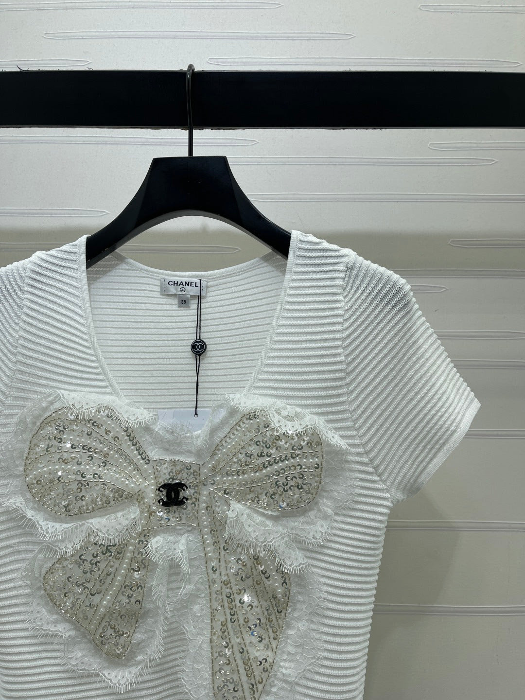 Chanel 2026 Lace Sequin Bow Knit Short-Sleeve T-Shirt Viscose 390731