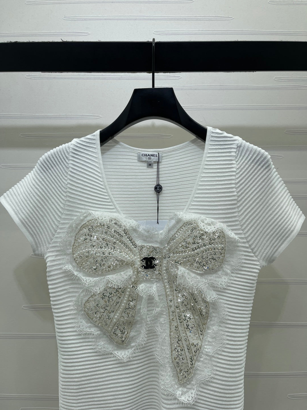 Chanel 2026 Lace Sequin Bow Knit Short-Sleeve T-Shirt Viscose 390731