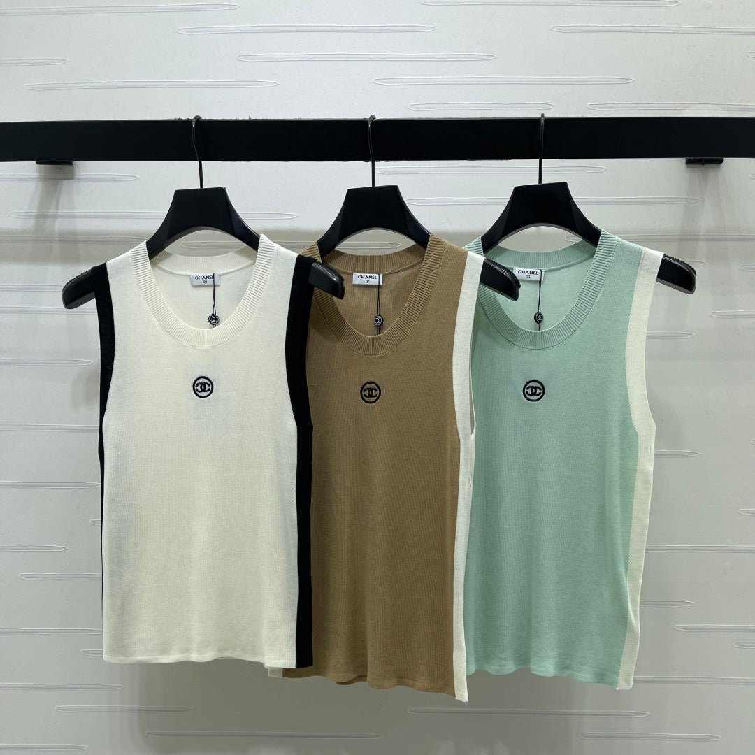 Chanel 2026 Color-blocked Knit Vest Tencel 390651