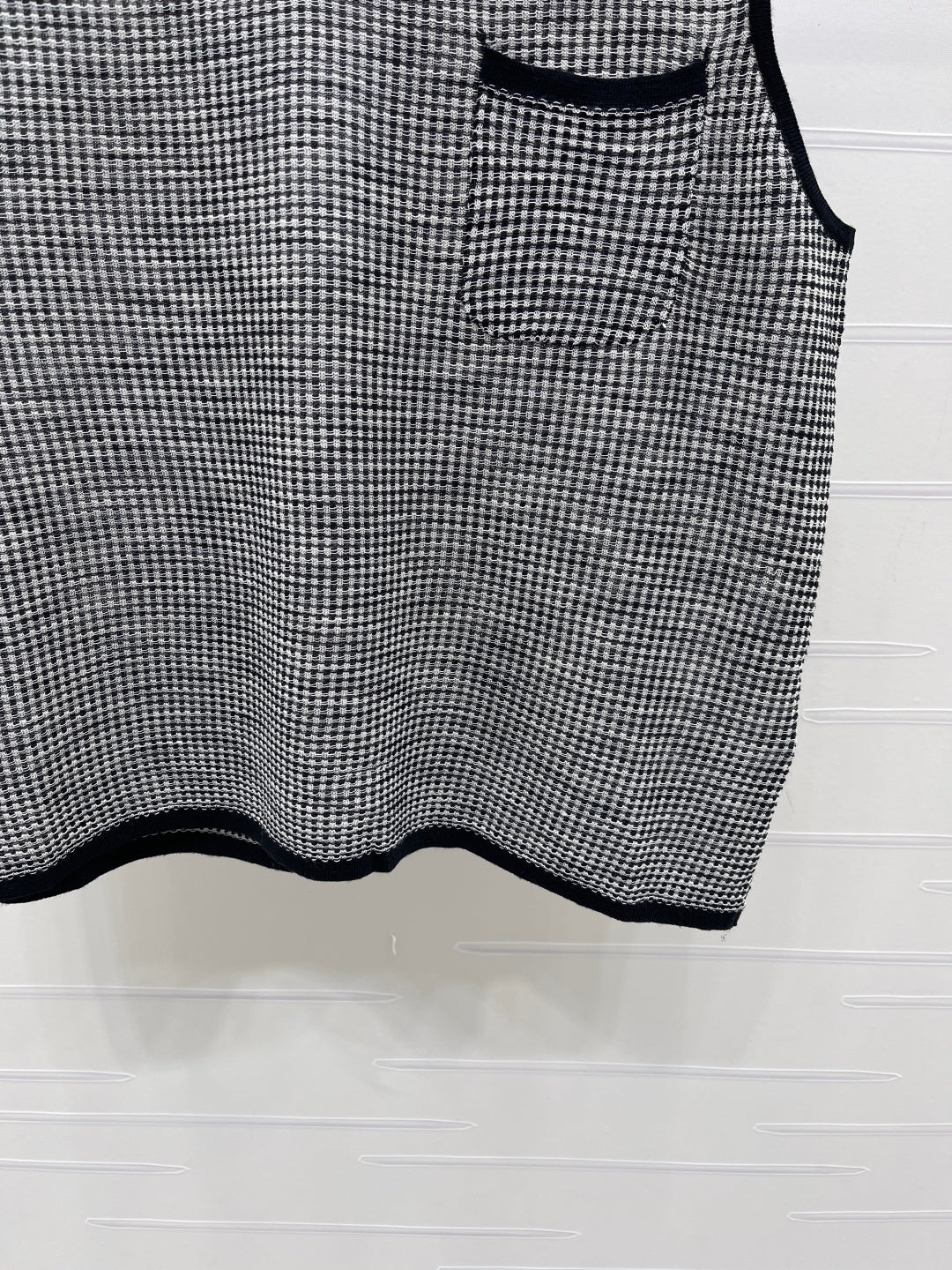 Chanel 2026 Plaid Knit Vest Wool 677744