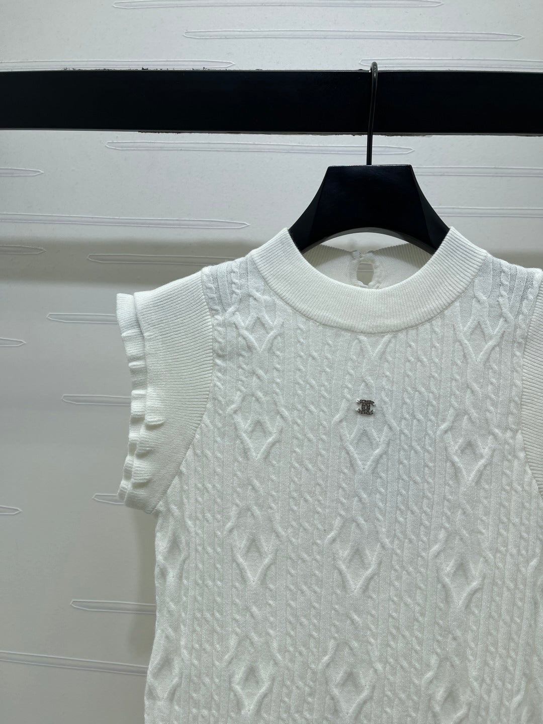 Chanel 2026 Crew Neck Cable Knit Vest Cotton 677762