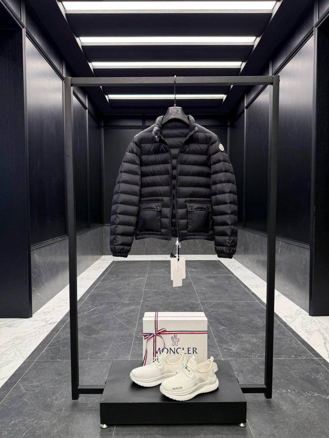 Moncler 25 Down Jacket Polyester 304735