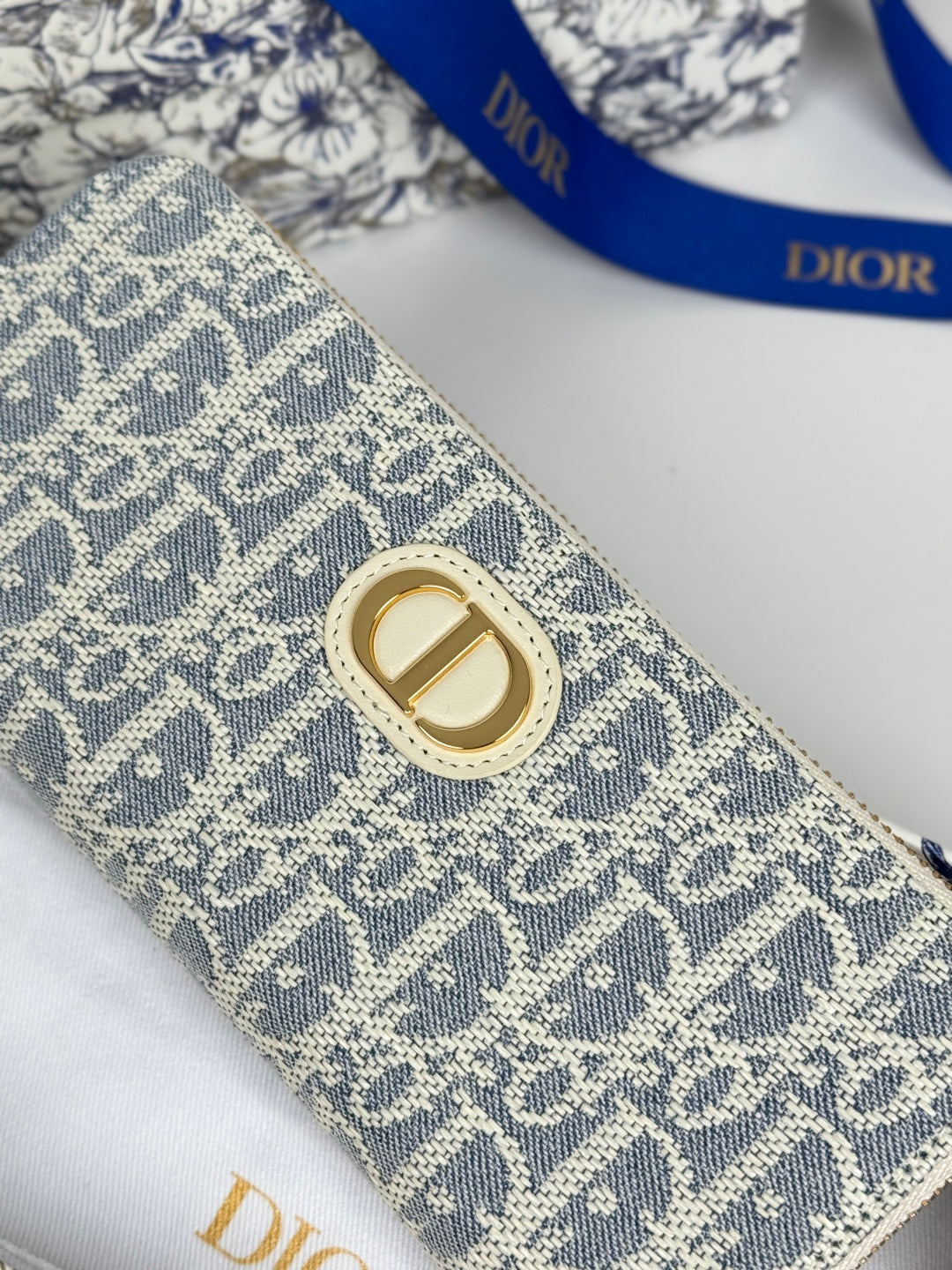 Dior 2026 Montaigne Voyageur Slim Wallet 20cm Blue Demin Fabric