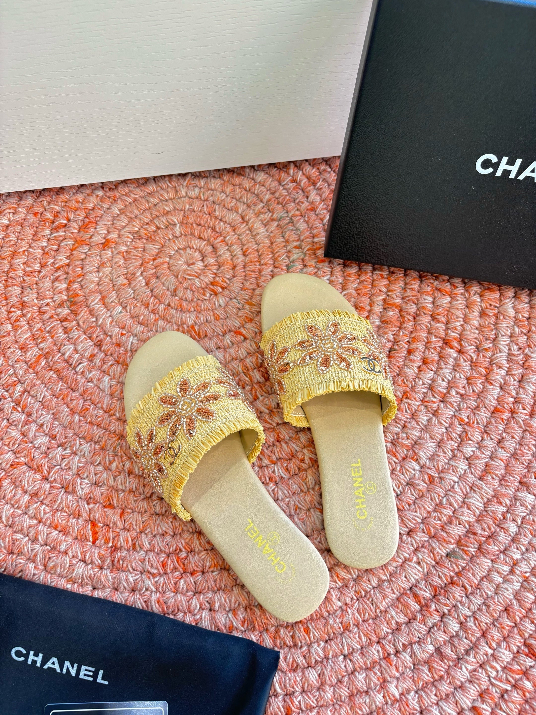 CC 26s Slippers Yellow Beige Fabric Sheepskin 648231