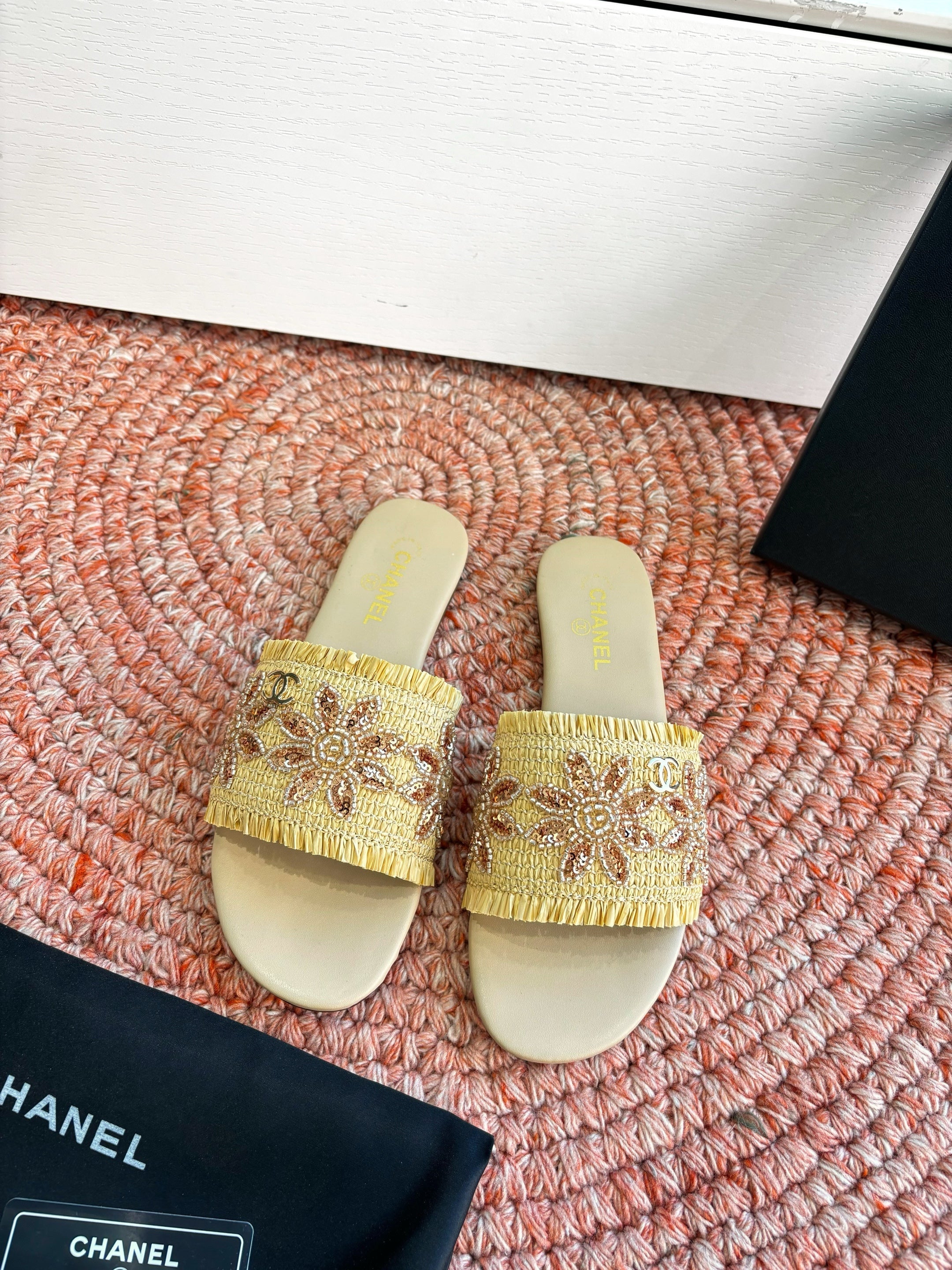 CC 26s Slippers Yellow Beige Fabric Sheepskin 648231