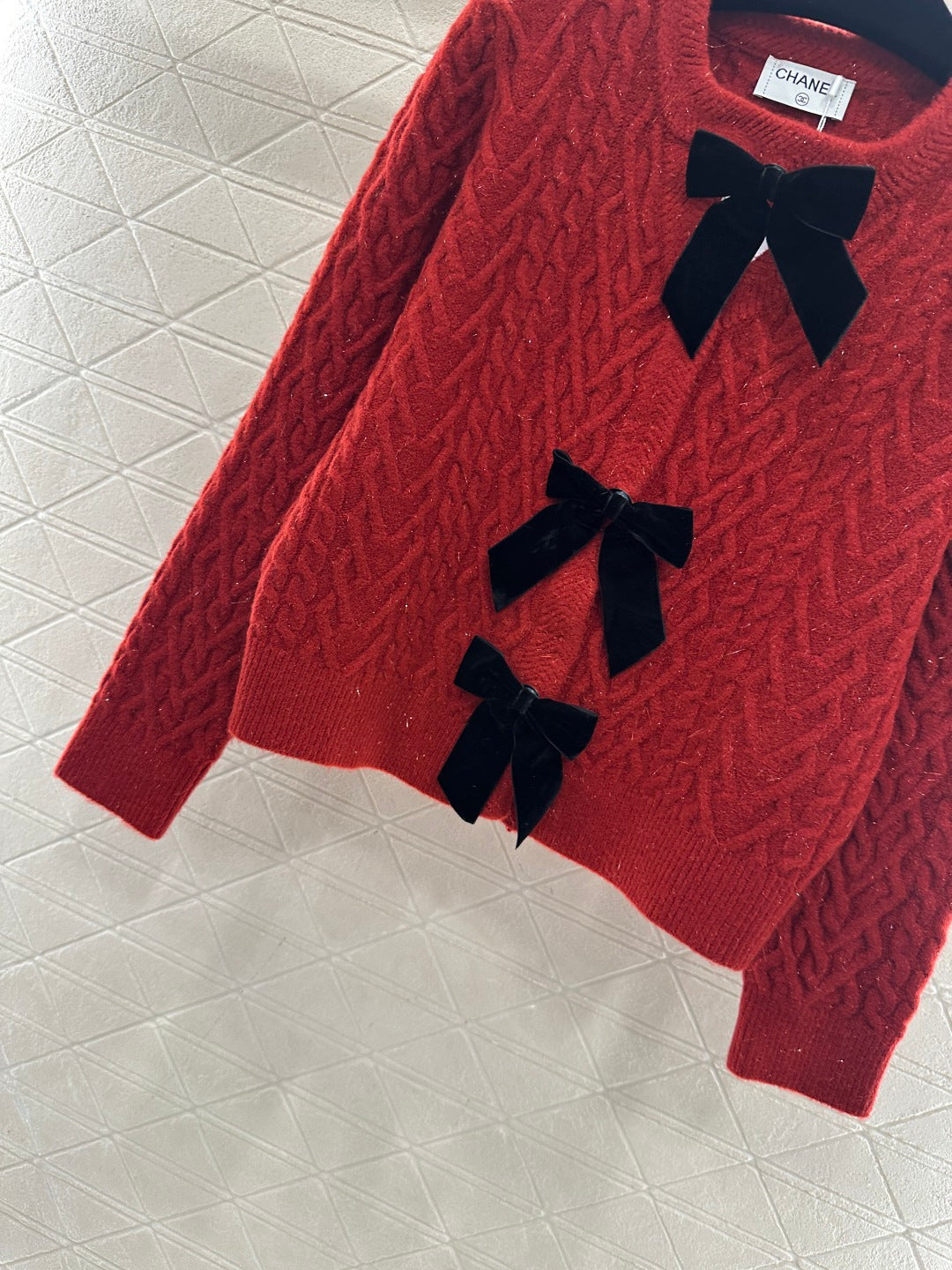 CC 26 Round Neck Bow Cardigan Red and Cream Wool 331418