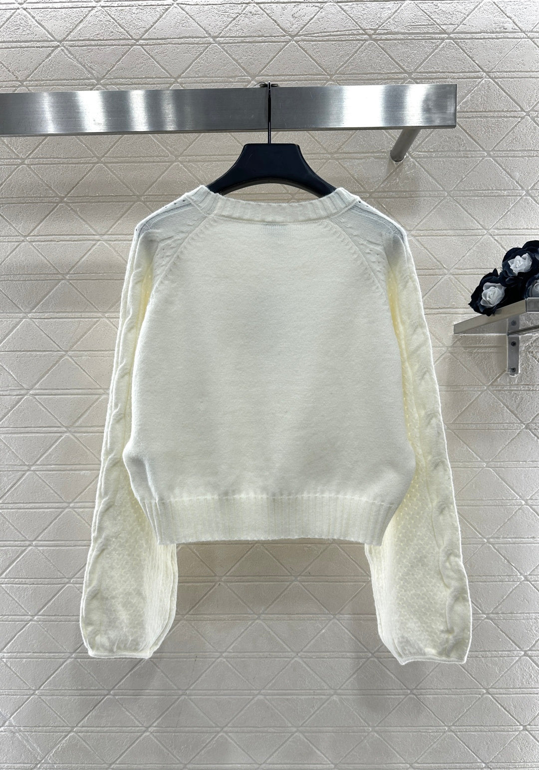 CC 26 Crew Neck Raglan Pullover Sweater White Wool 331351