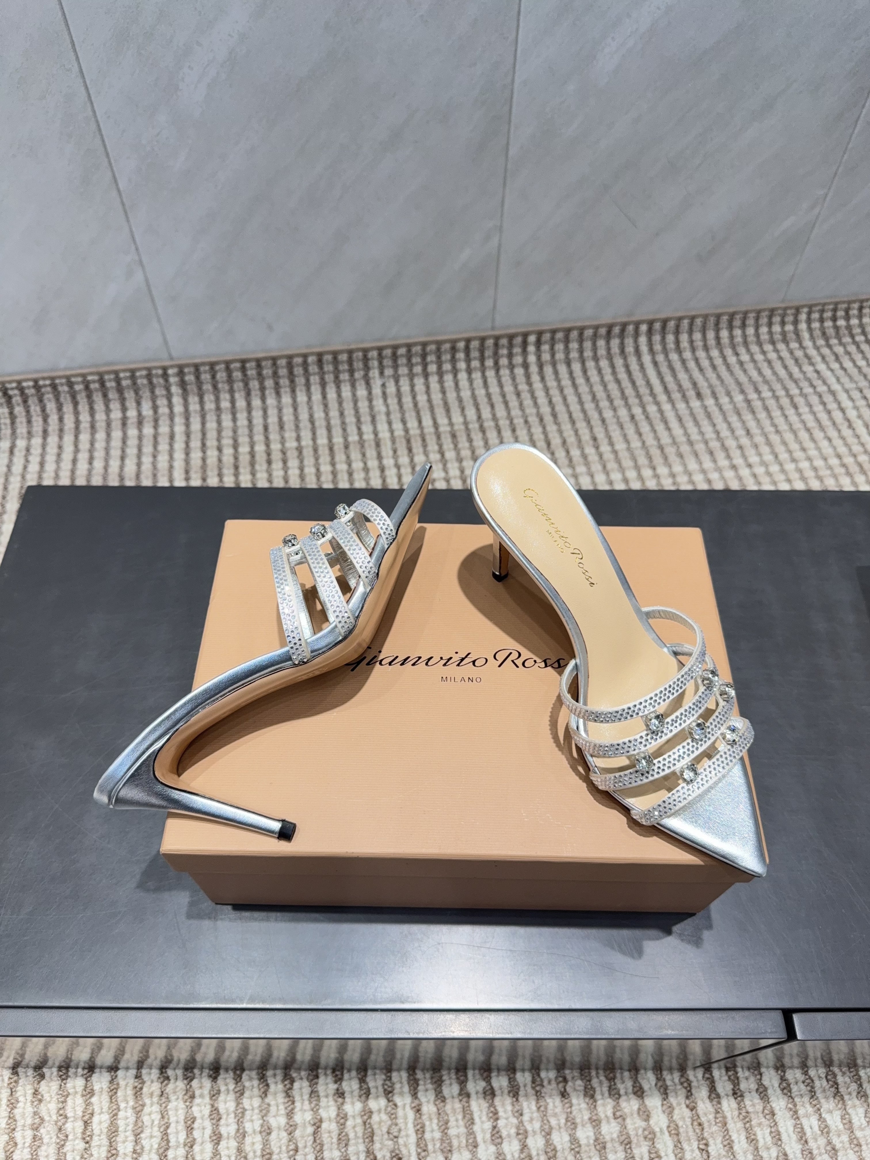 CL 26SS High Heeled Sandals 100 Metallic Silver Beige Sheepskin 613828