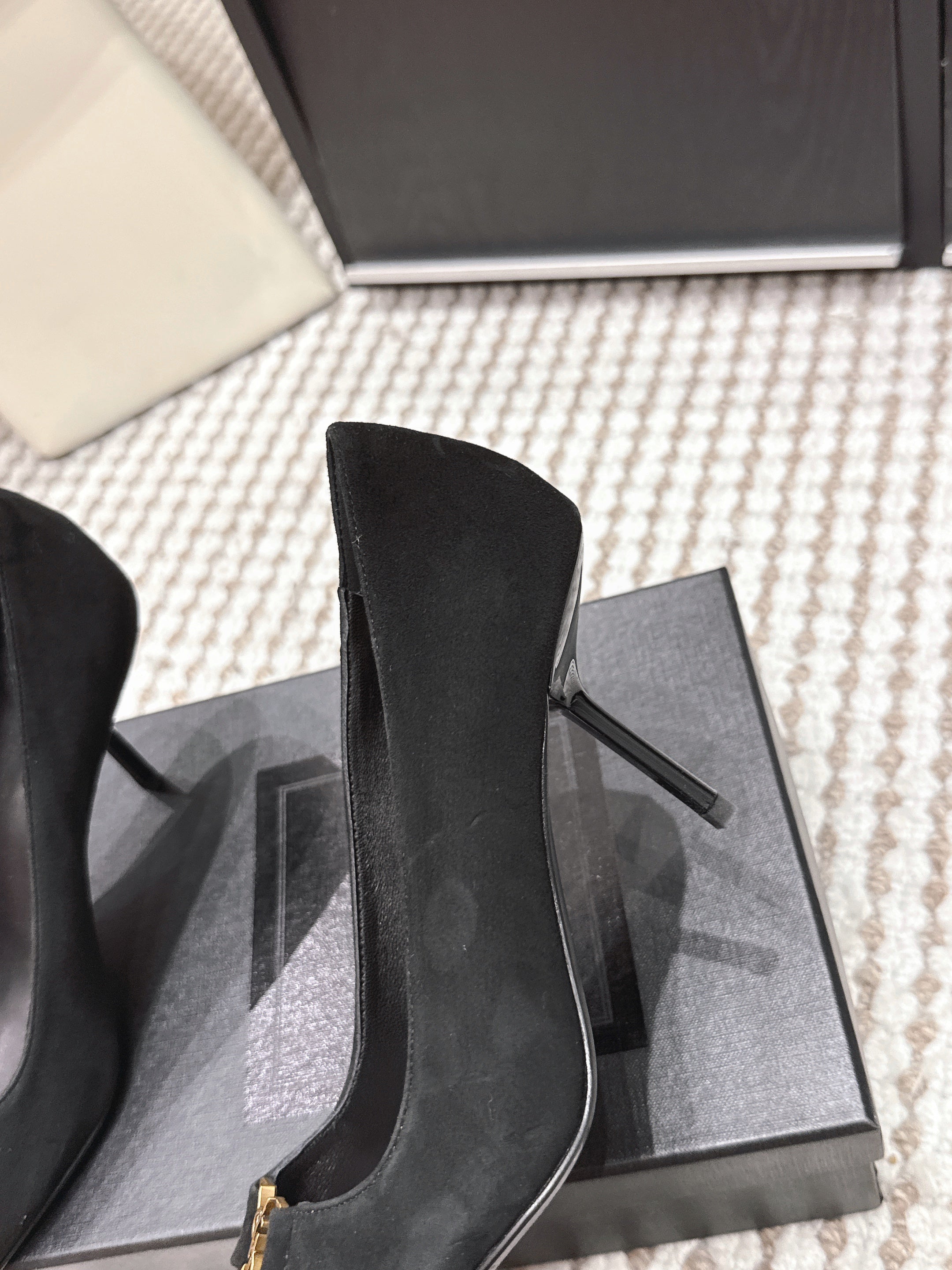 YSL 26ss High Heel Pumps 75 Black Suede 654701