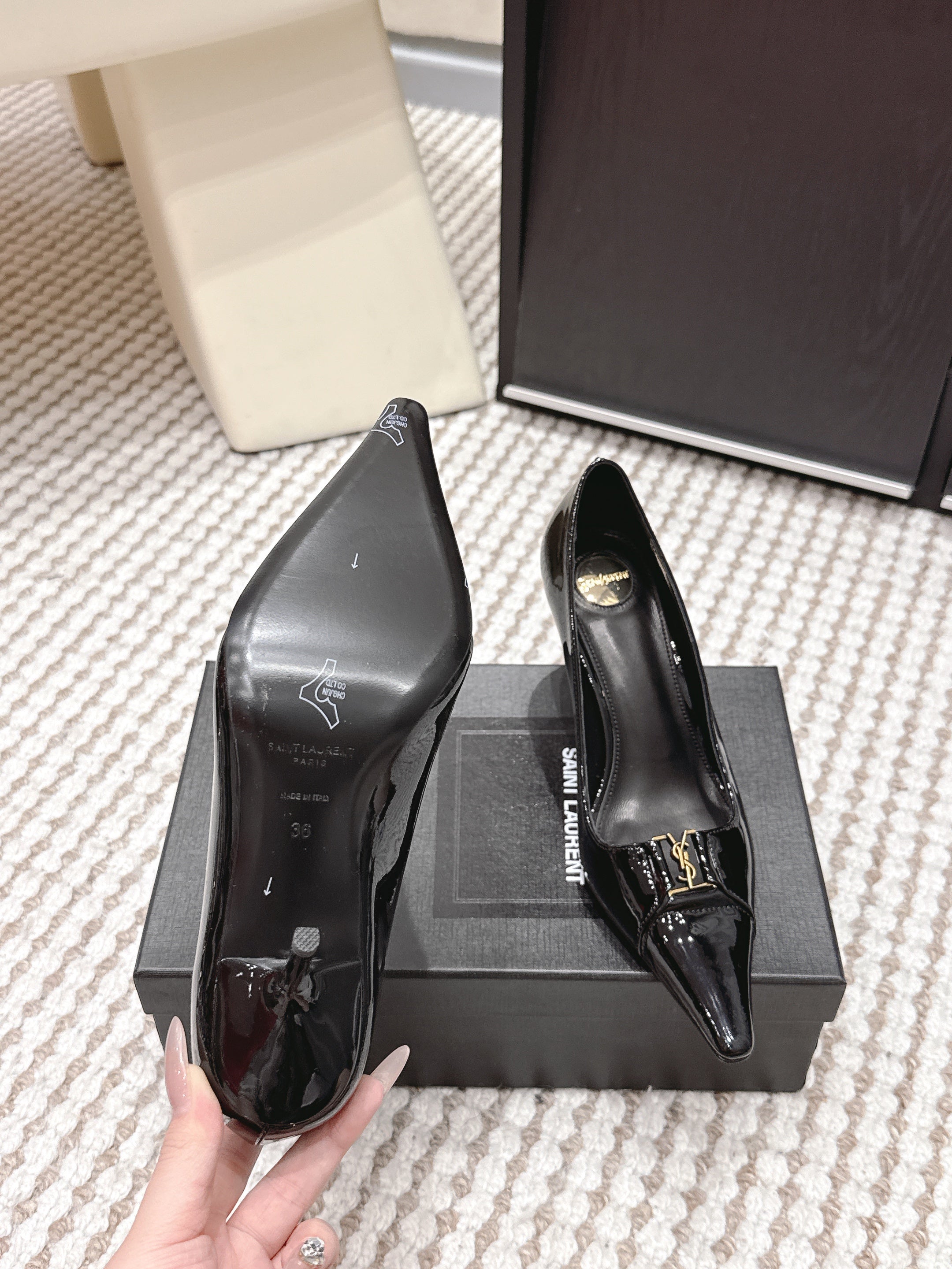 YSL 26ss High Heel Pumps 75 Black Patent Leather 654702