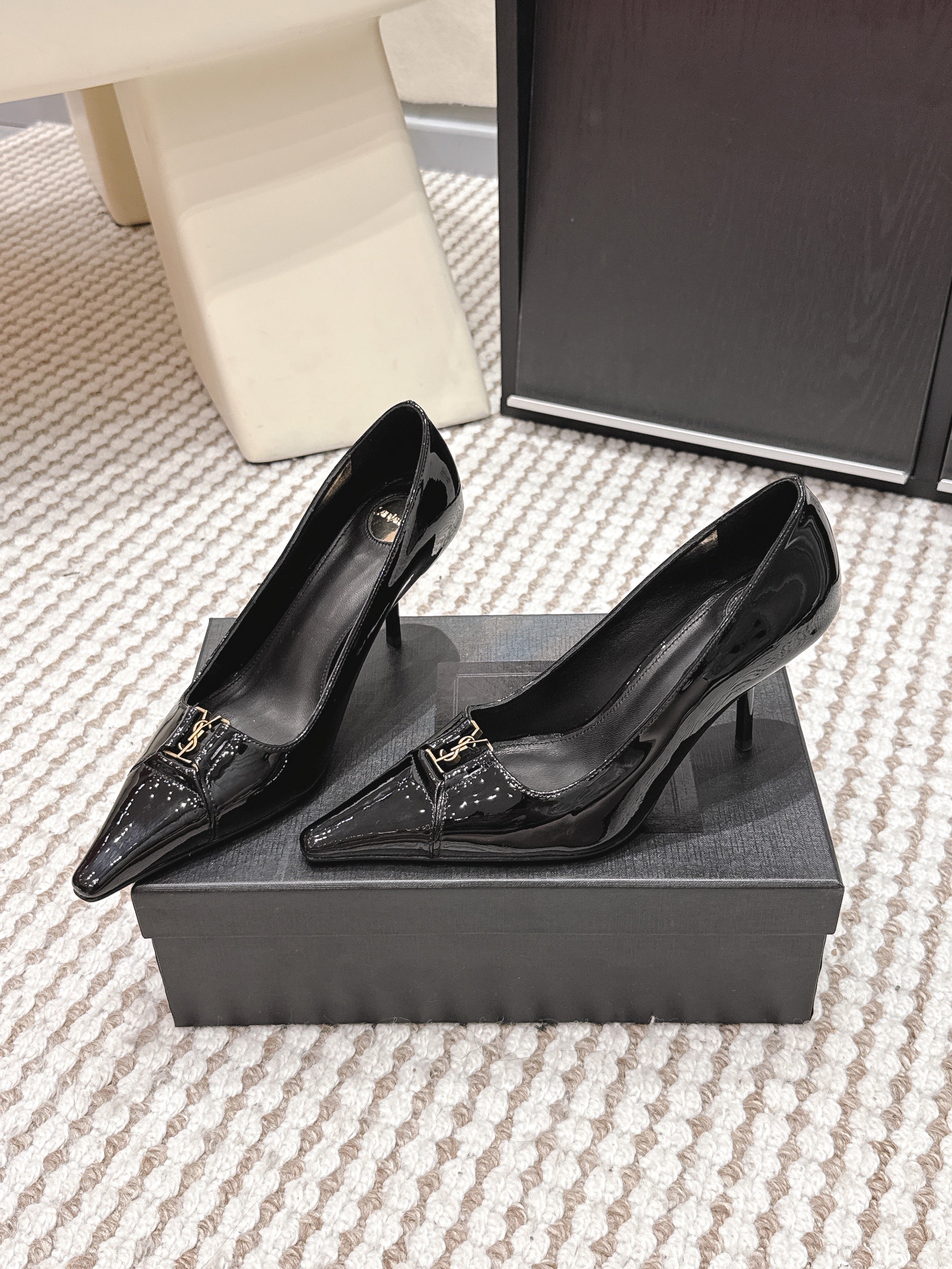 YSL 26ss High Heel Pumps 75 Black Patent Leather 654702