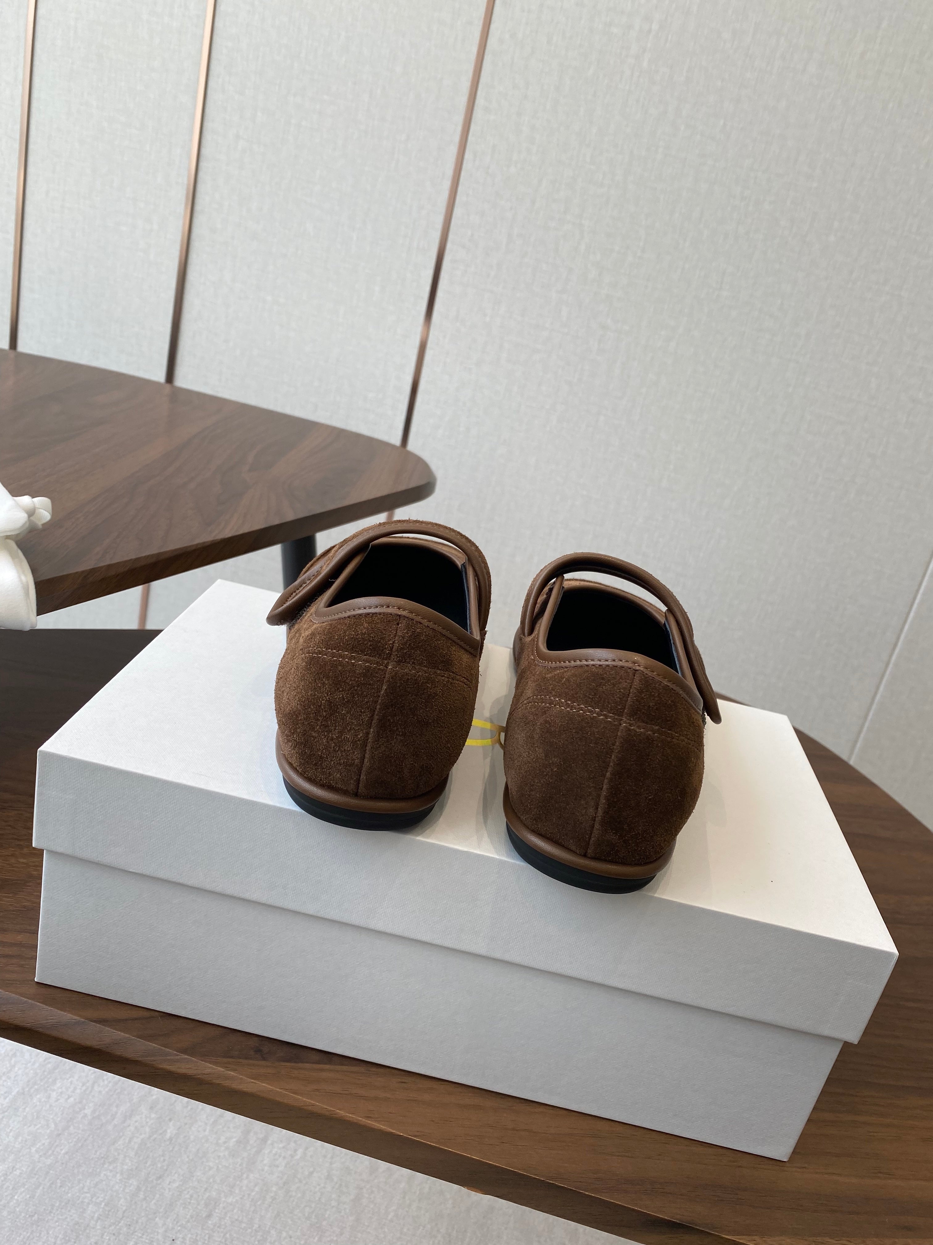 HM  25s Velcro Mary Jane Earthy Brown Suede