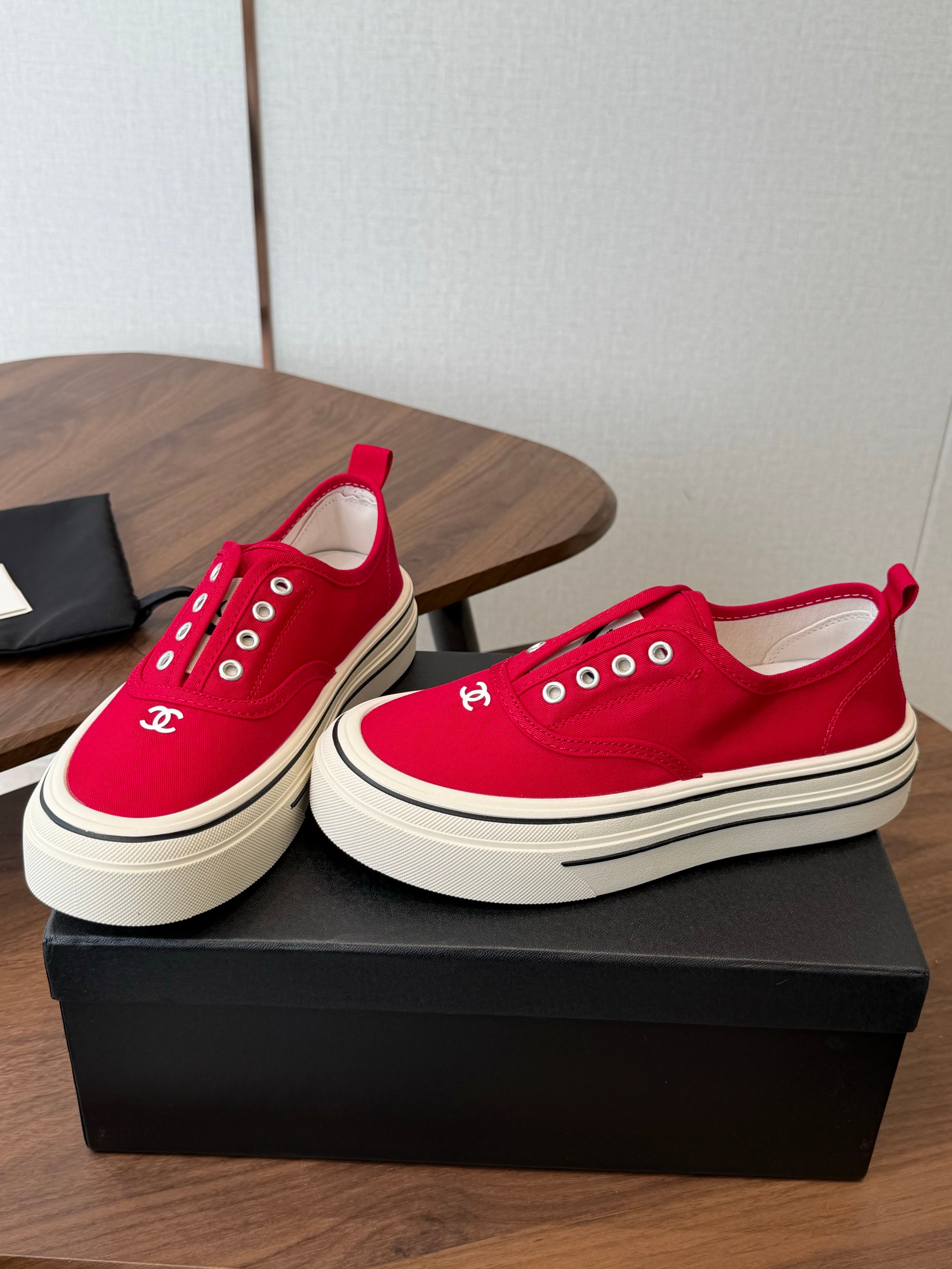 Chanel 2026 Casual Sneaker Canvas Sheepskin 833974