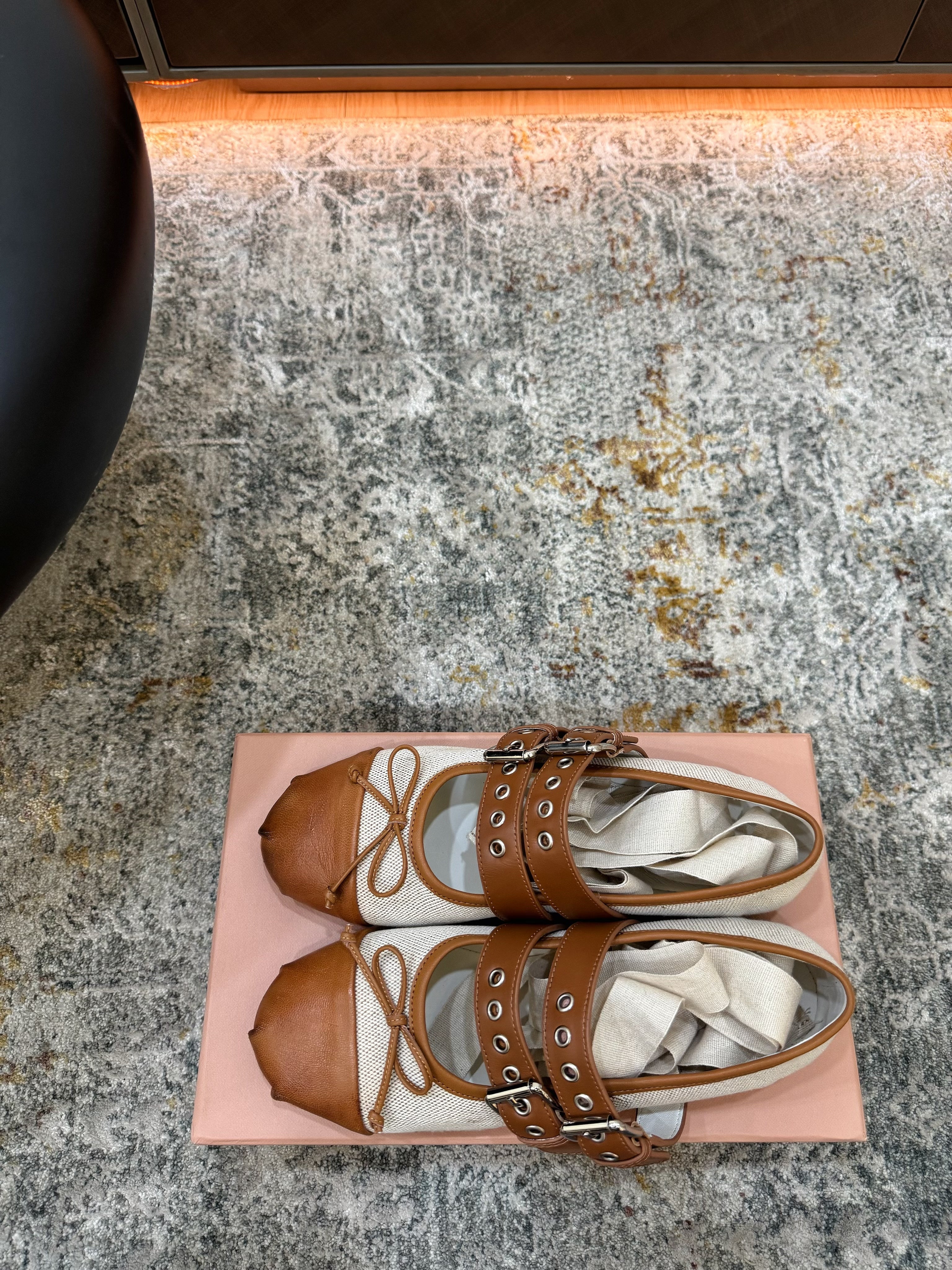 Miumiu 26ss  Ballet Flat Ivory Camel Canvas Cowhide 709811