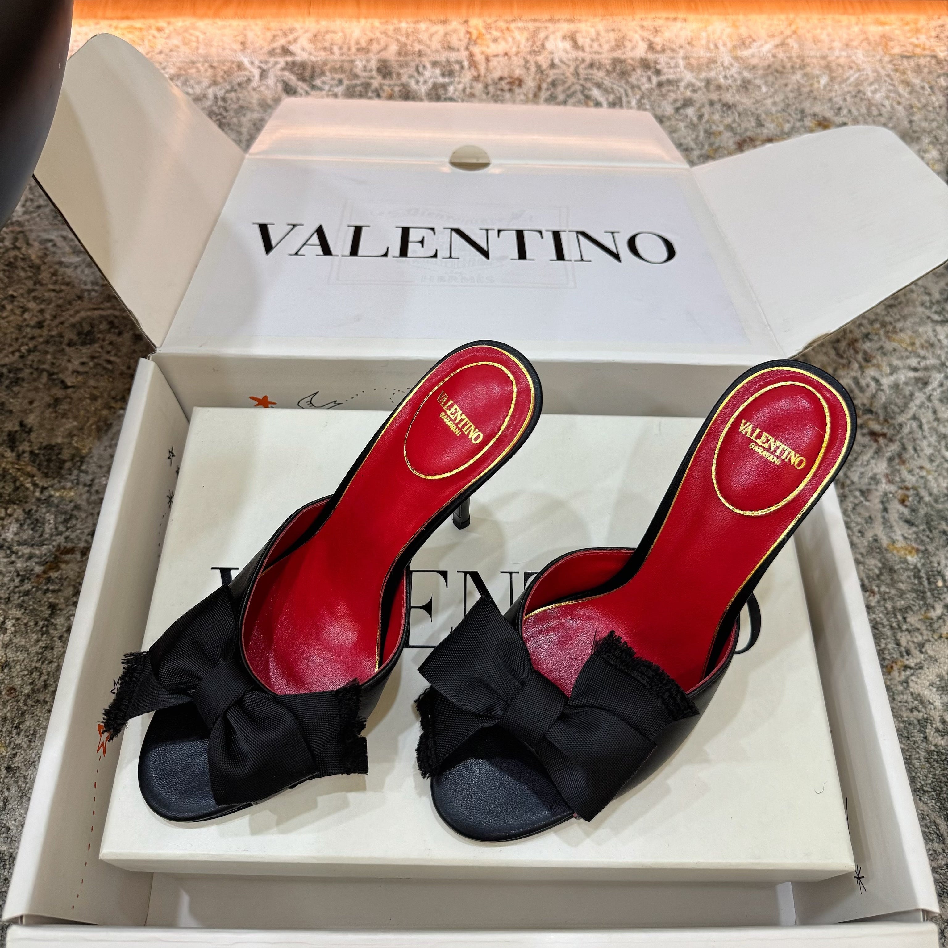 VT 26s Slide Sandals 105 Black Red Cowhide 709642