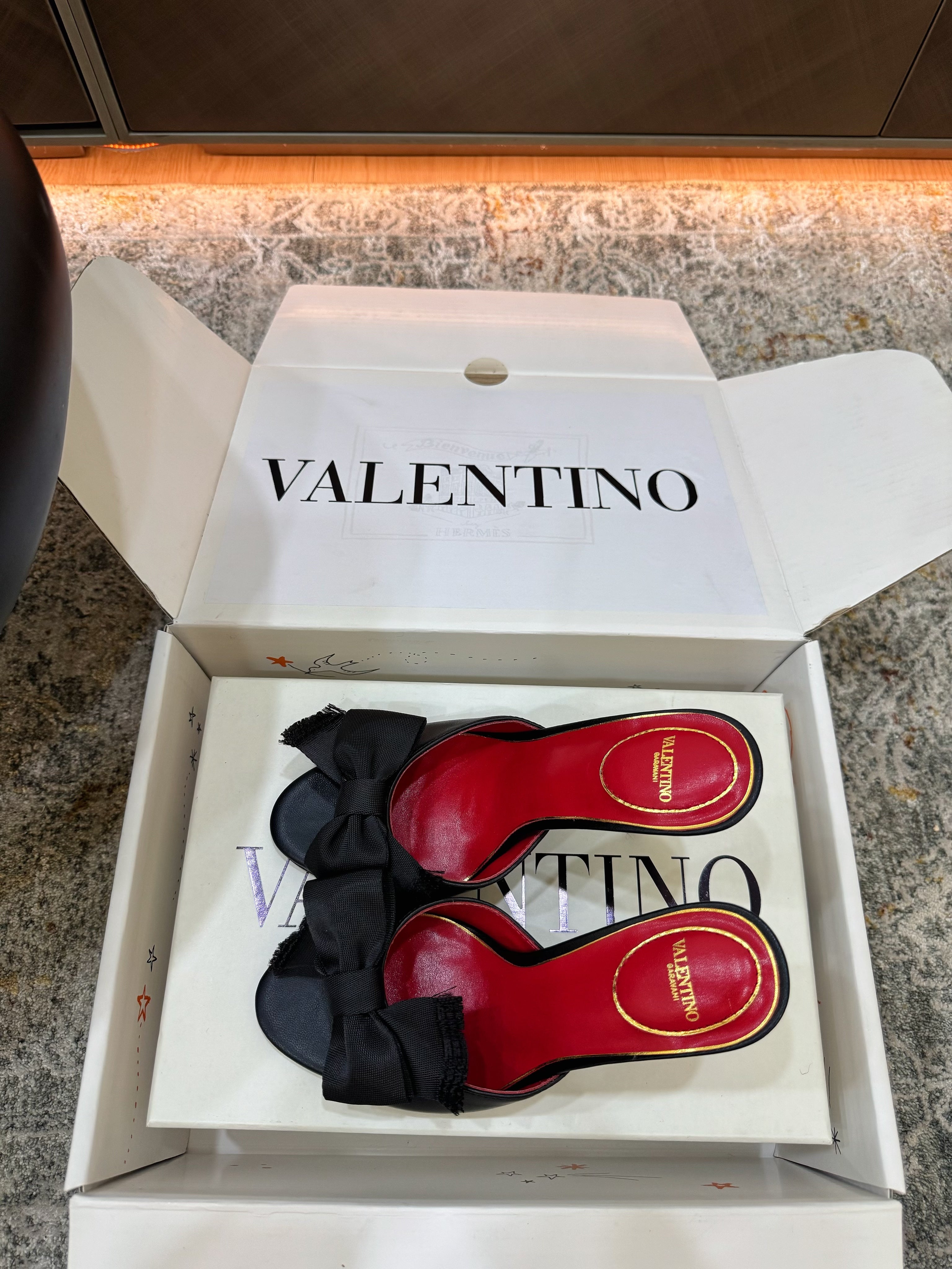 VT 26s Slide Sandals 105 Black Red Cowhide 709642