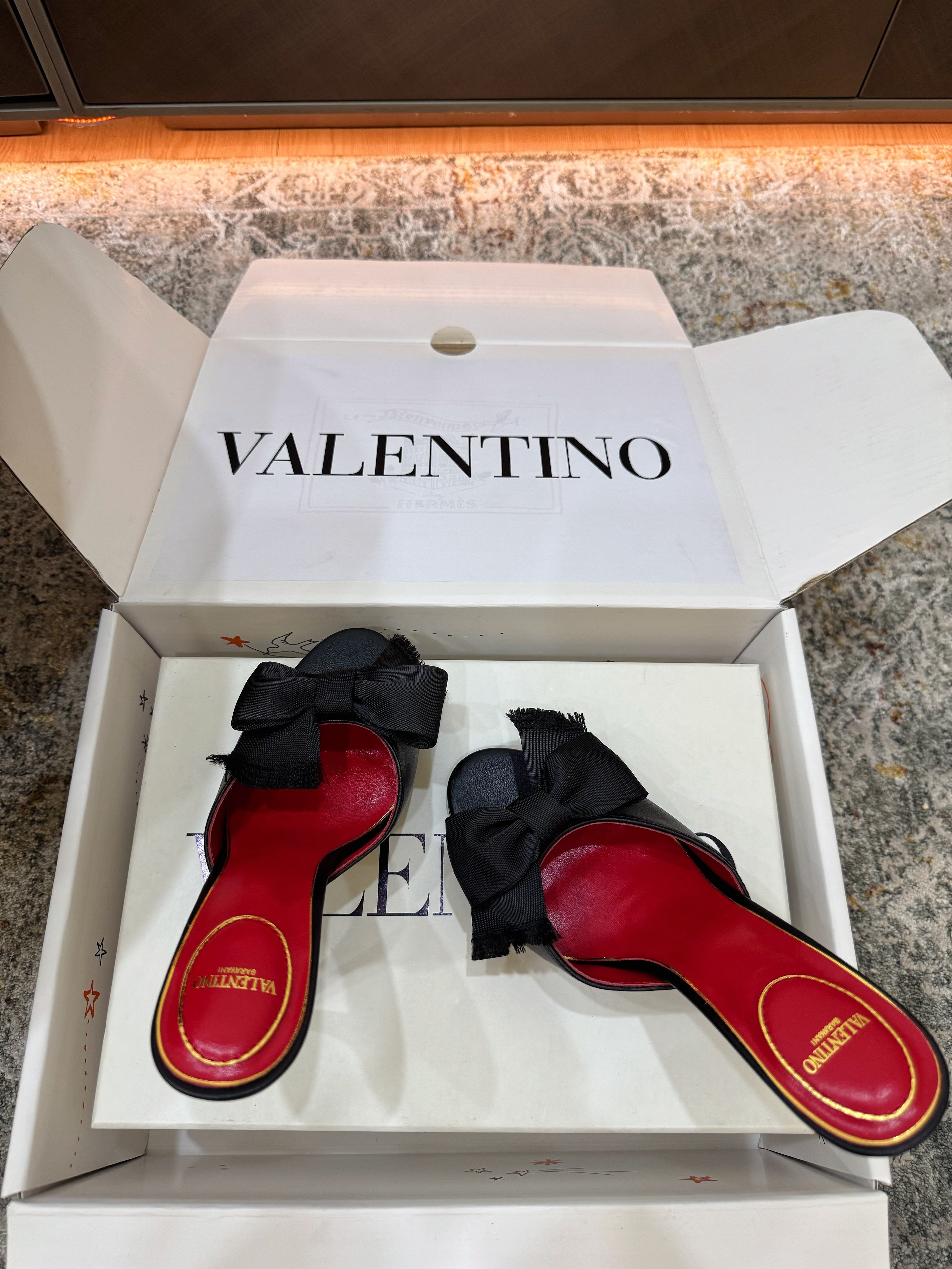 VT 26s Slide Sandals 105 Black Red Cowhide 709642