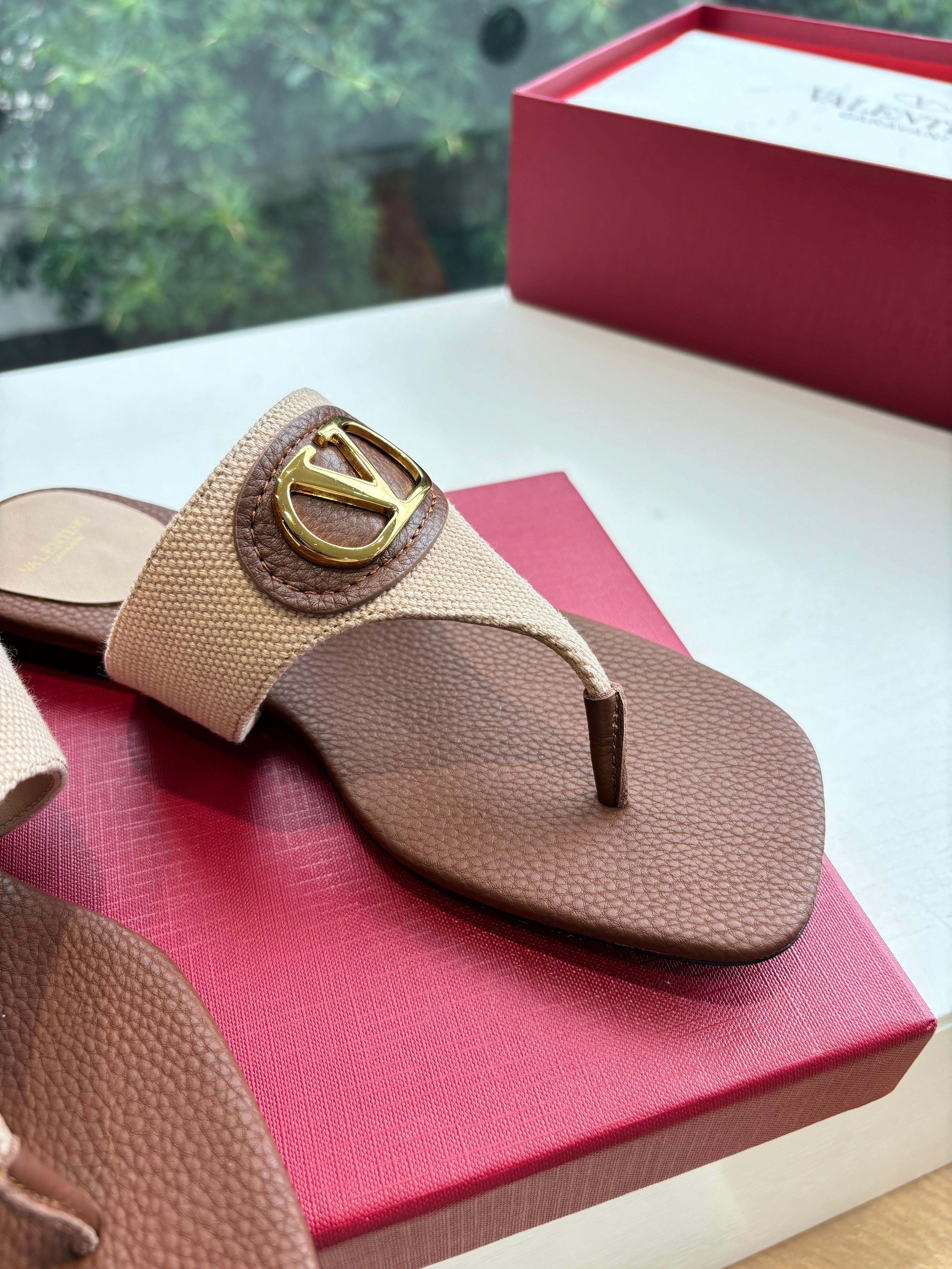 VT 25 Thong Sandals Brown Beige Sheepskin Slide
