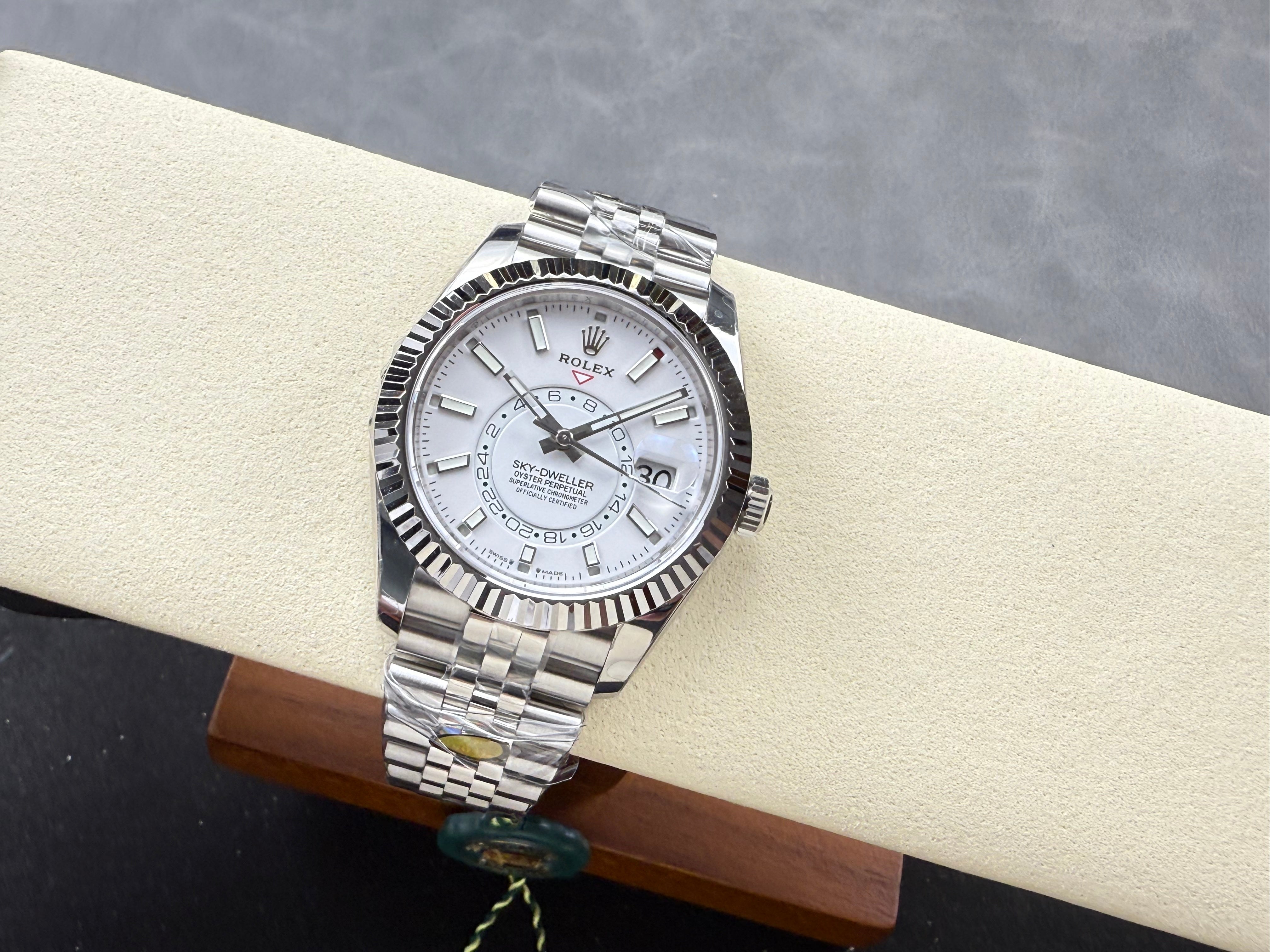 Rolex Sky-Dweller 42mm Silver White