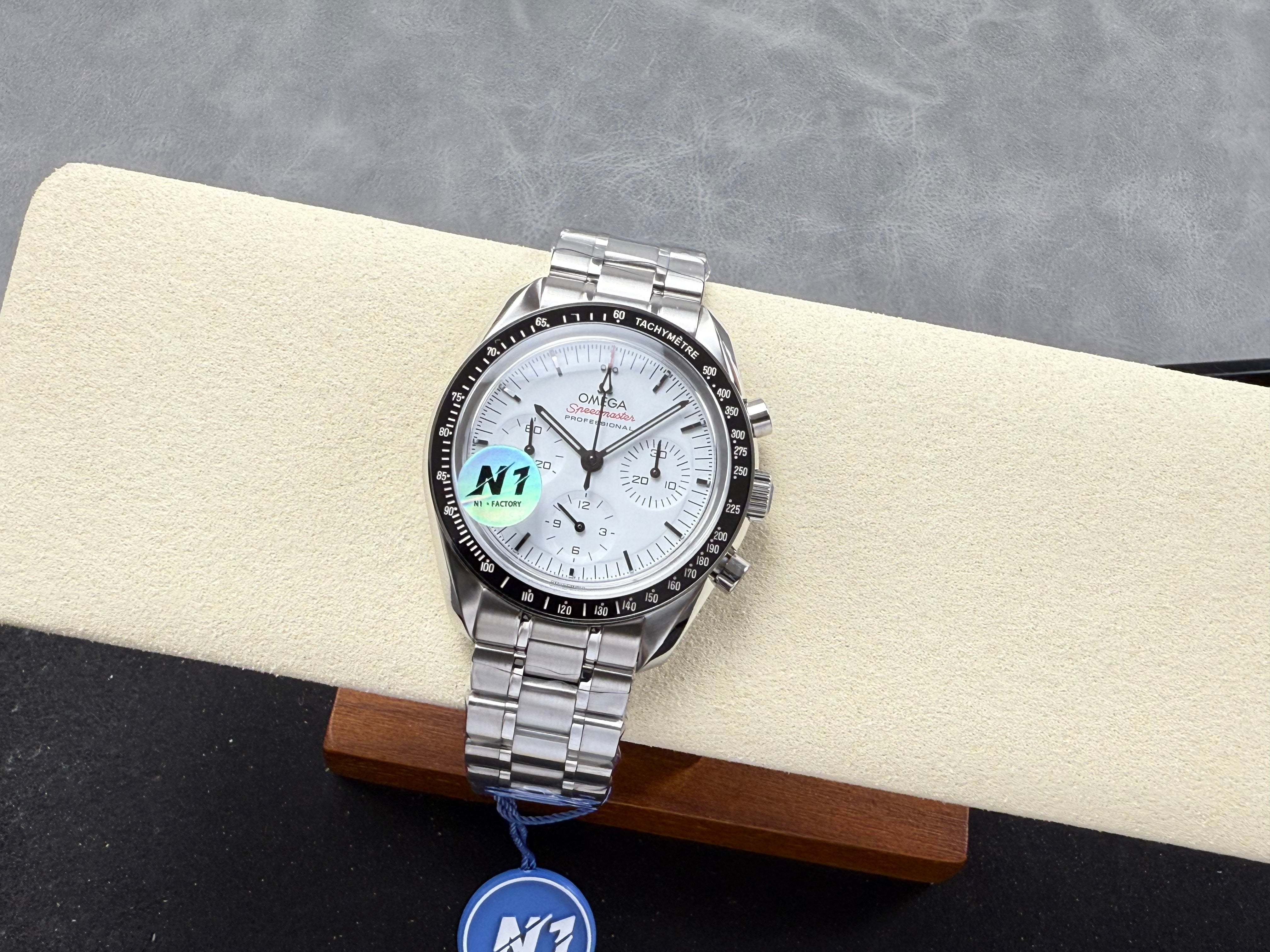Omega Speedmaster Professional Moonwatch 42mm Stainless Steel Strap White Dial