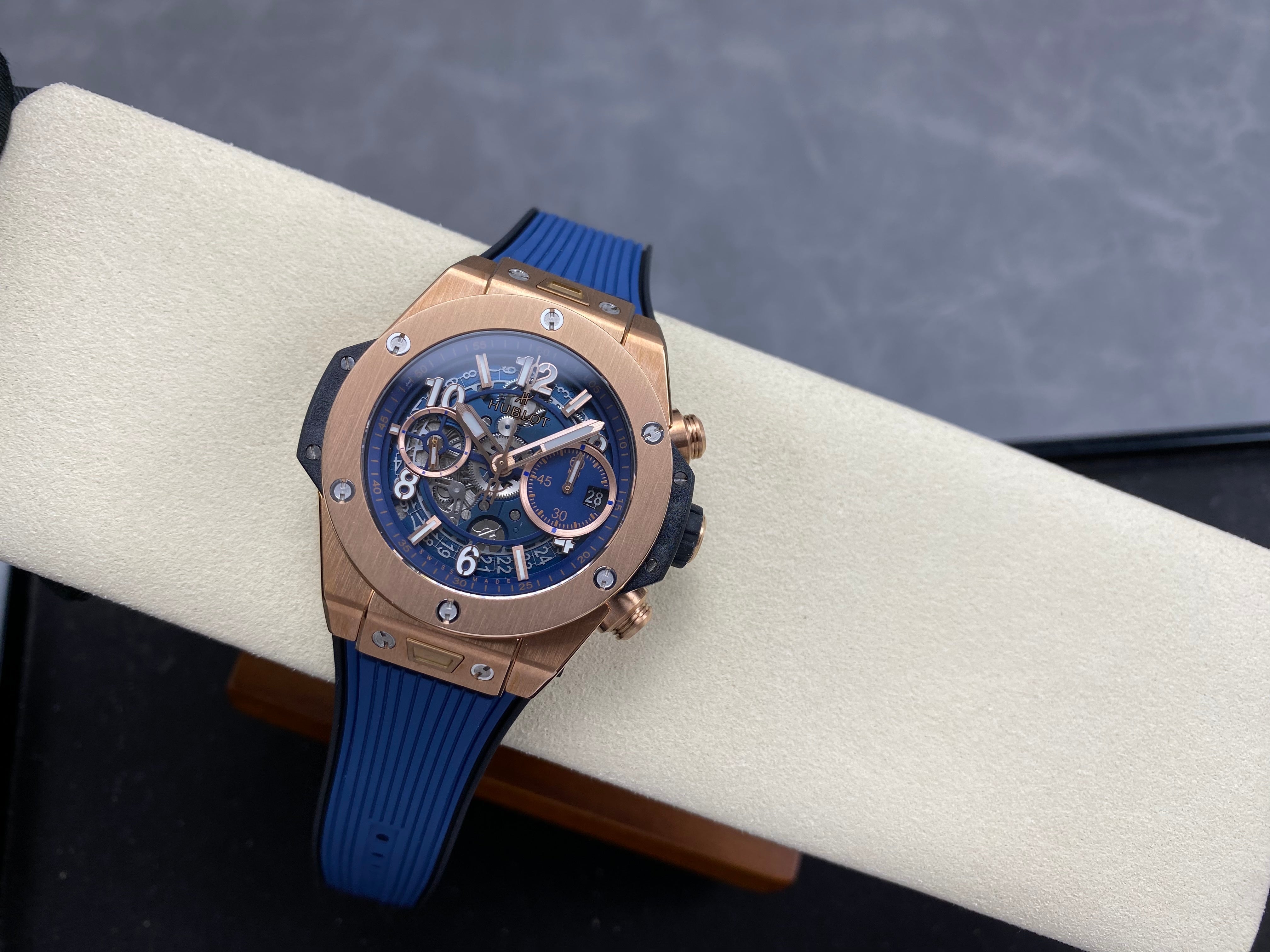 Hublot Big Bang Unico Rose Gold Blue 42mm Blue Rubber Strap Watch