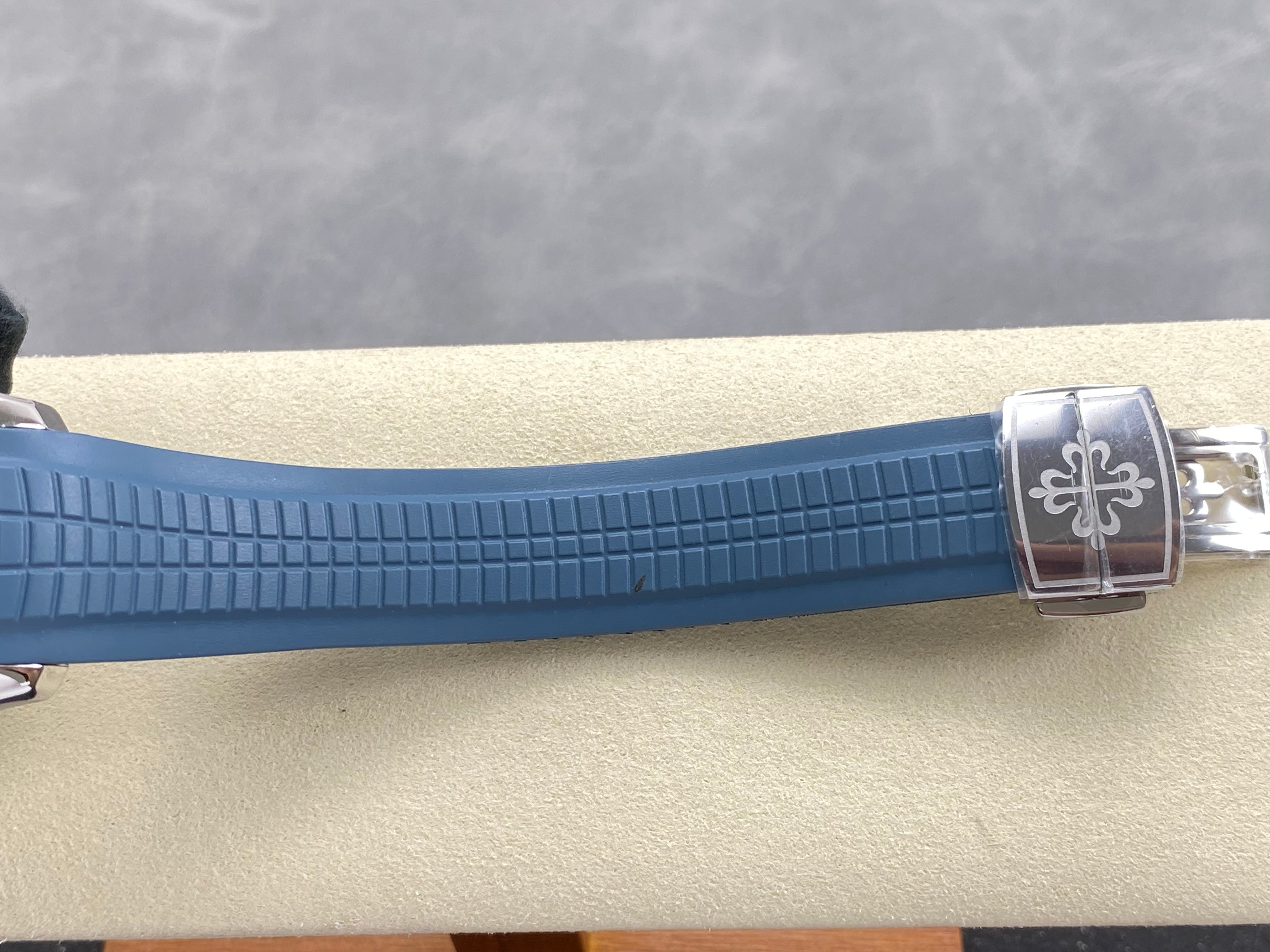 Patek Philippe Aquanaut Travel Time 40mm Blue Dial Steel Case