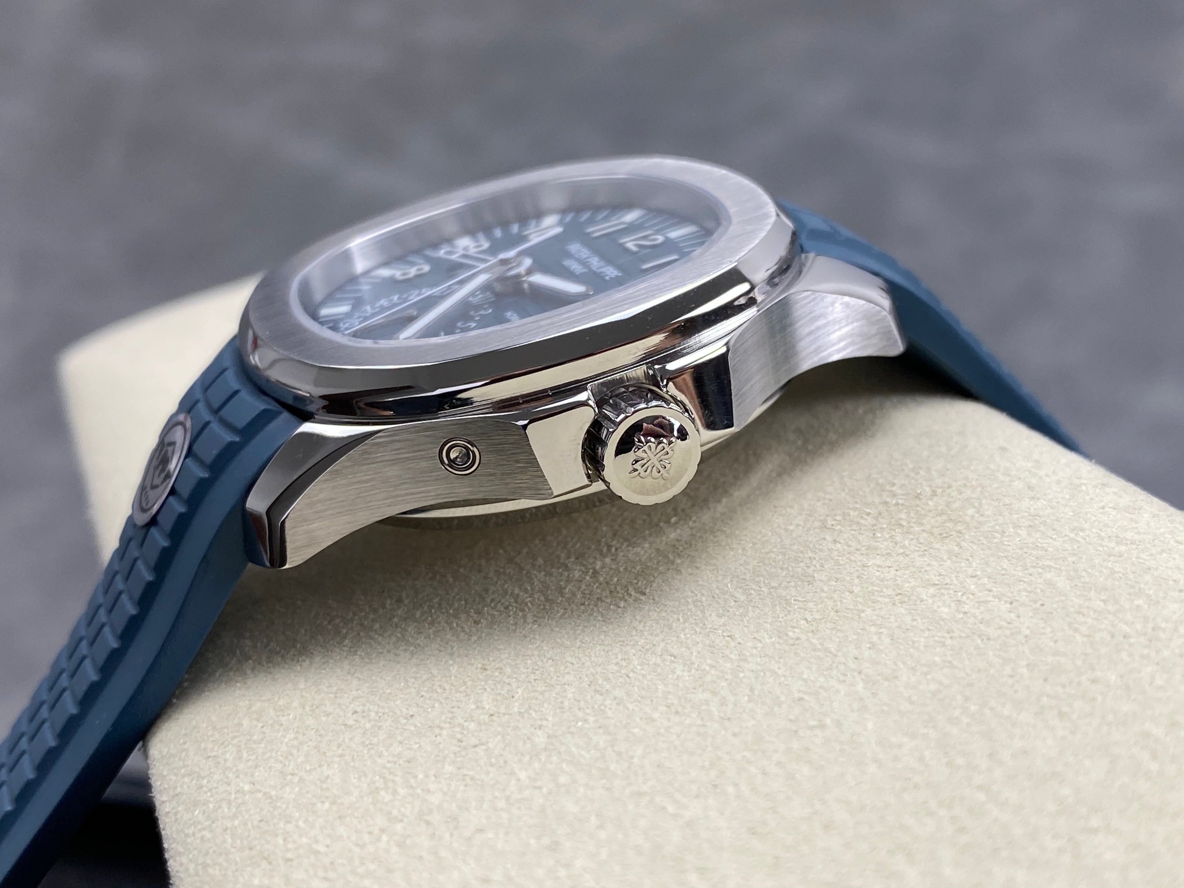 Patek Philippe Aquanaut Travel Time 40mm Blue Dial Steel Case