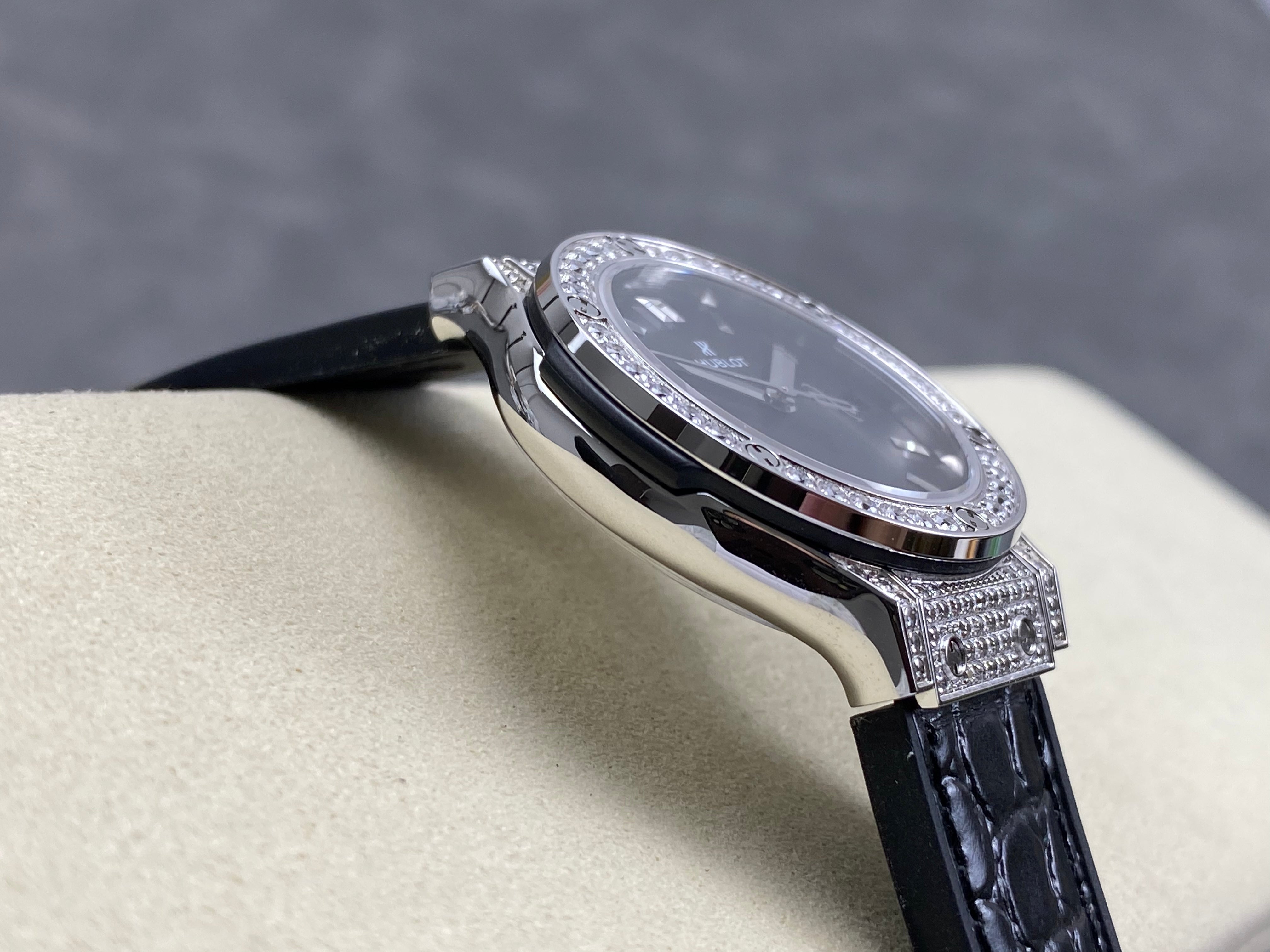 Hublot Classic Fusion 33mm Watch Black Dial And Black Leather Strap