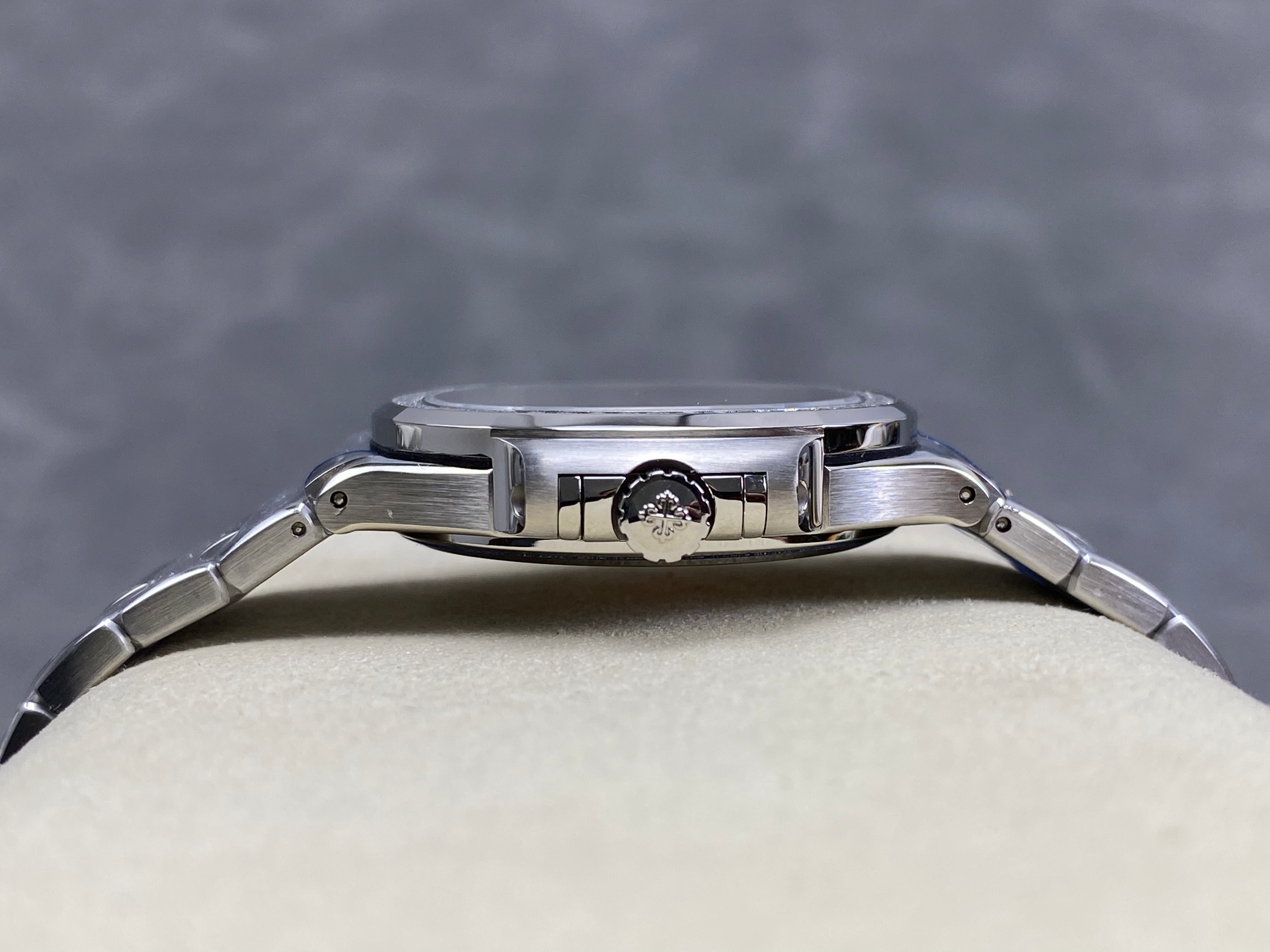 Patek Philippe Nautilus 35mm Cream Dial Sliver Case Diamond Bezel