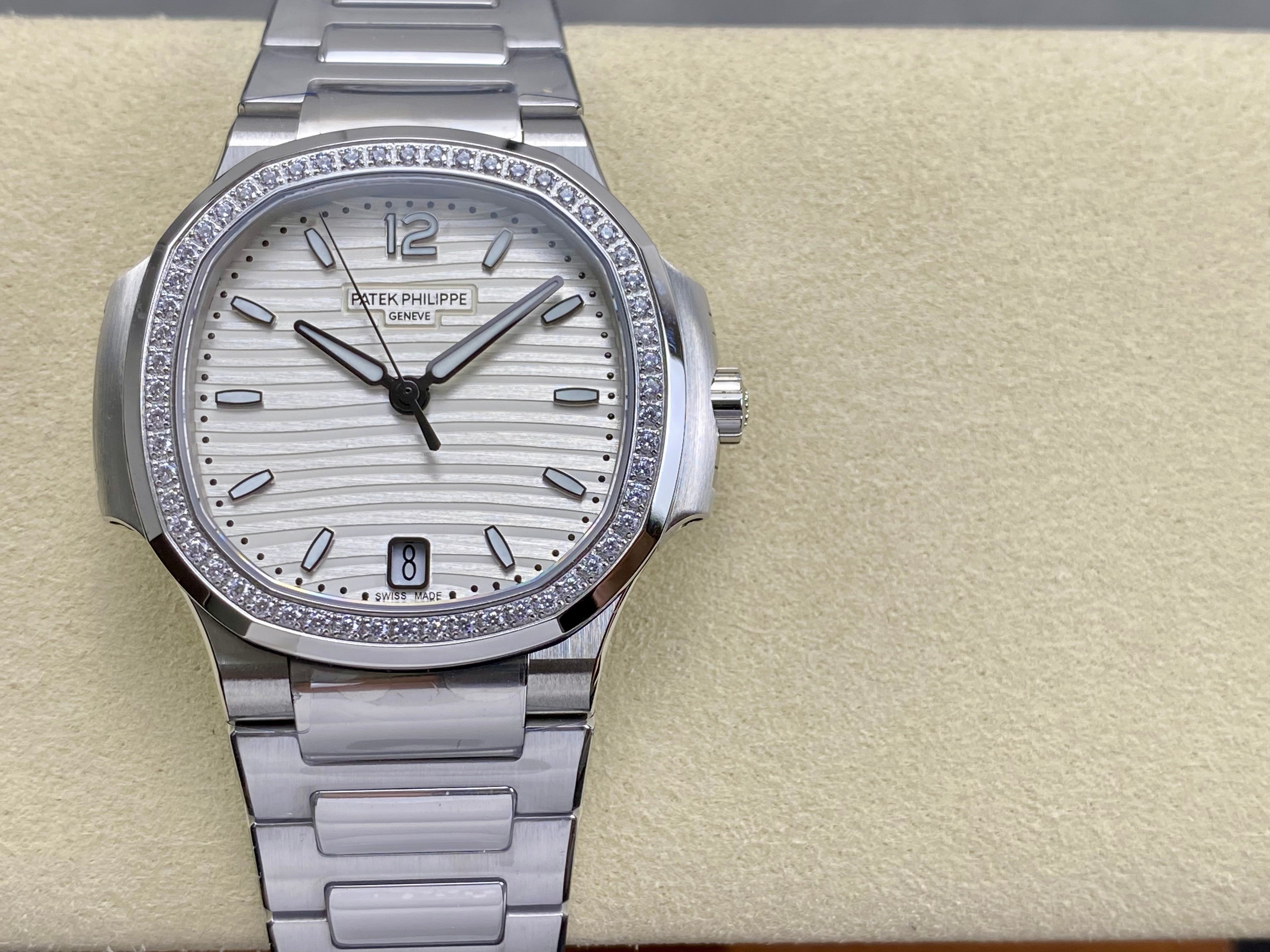 Patek Philippe Nautilus 35mm Cream Dial Sliver Case Diamond Bezel