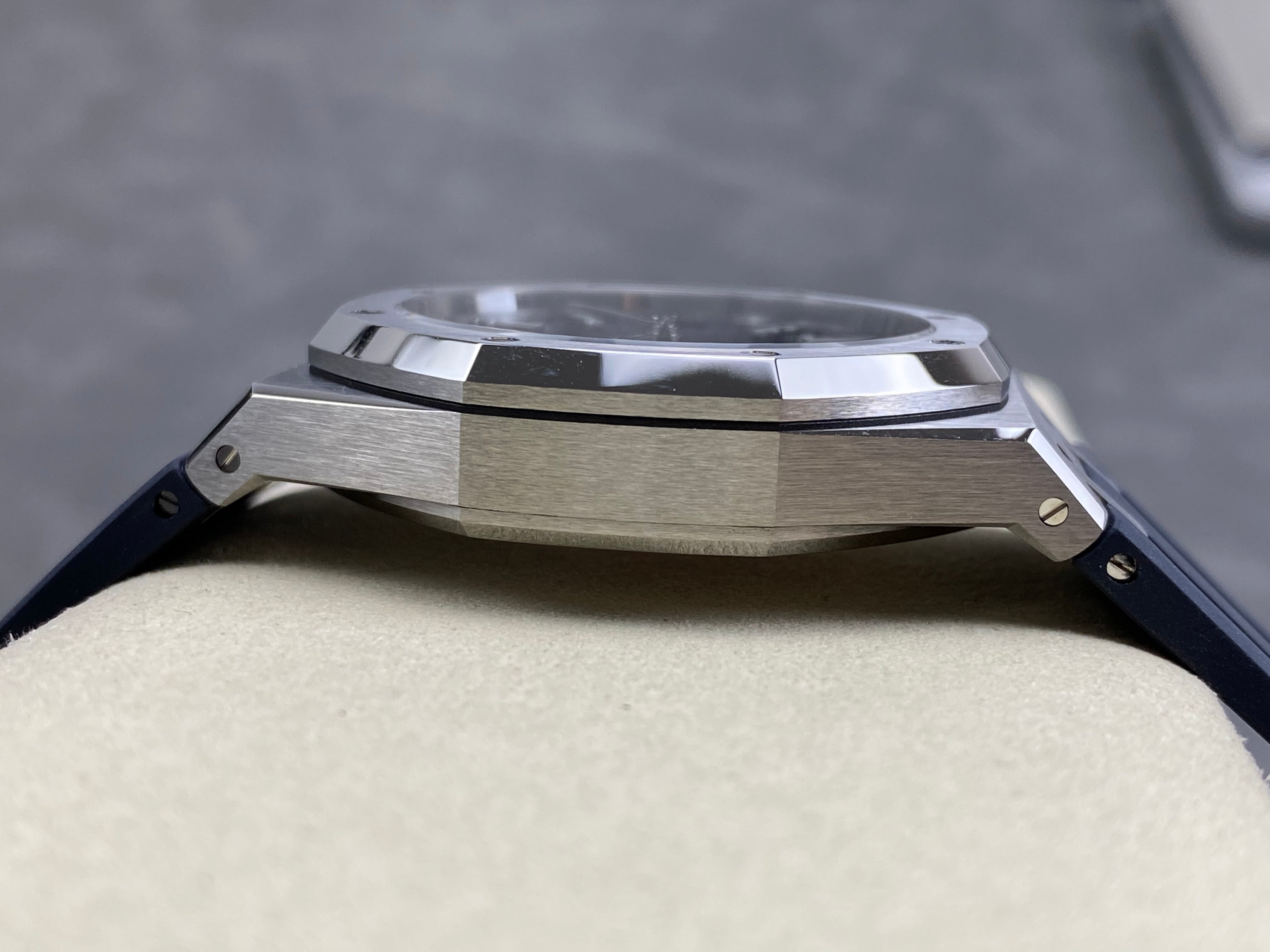 Audemars Piguet Royal Oak Selfwinding 41mm 15510 Blue Dial Rubber Strap