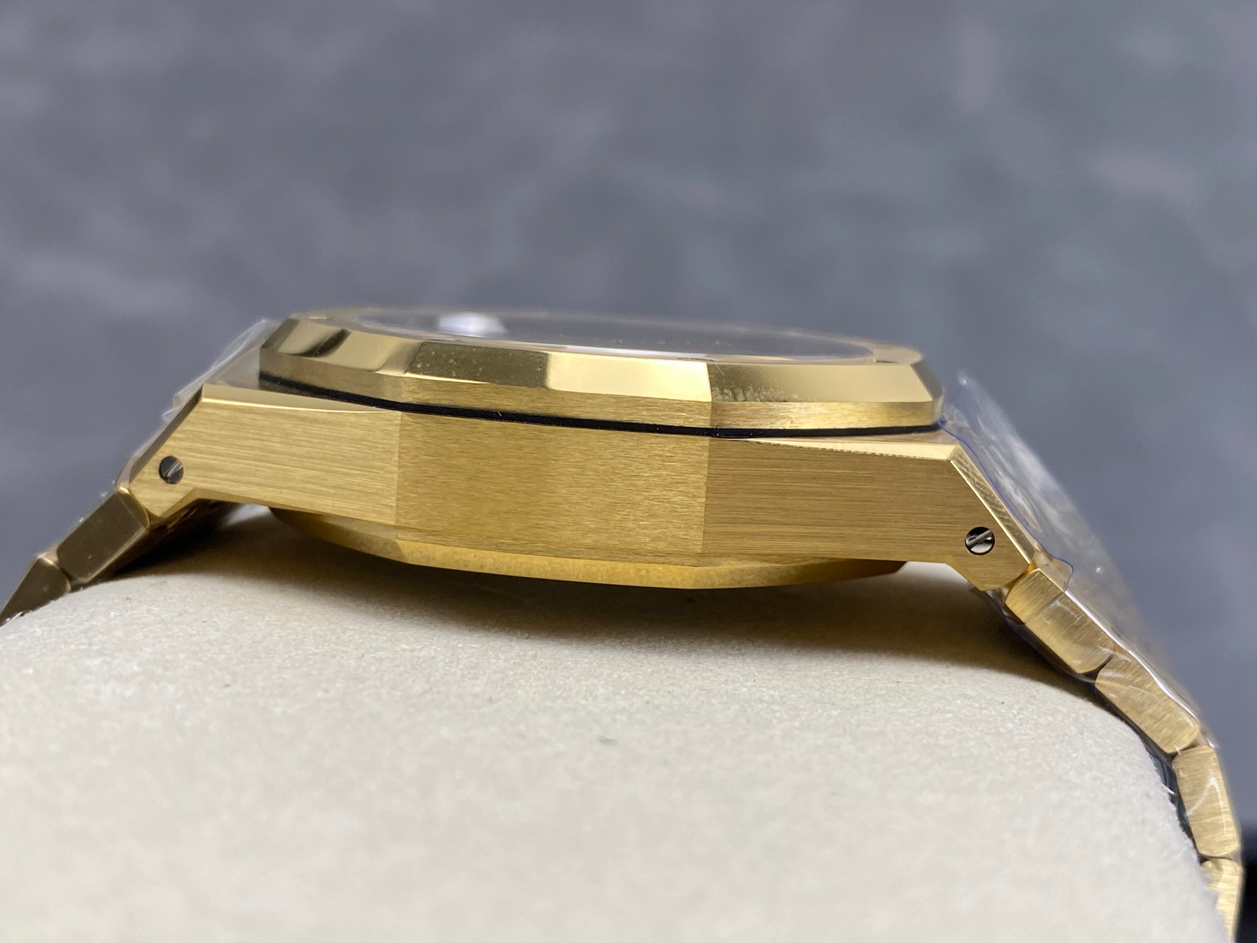 Audemars Piguet Royal Oak Chronograph 41mm Gold Case Gold Black Dial