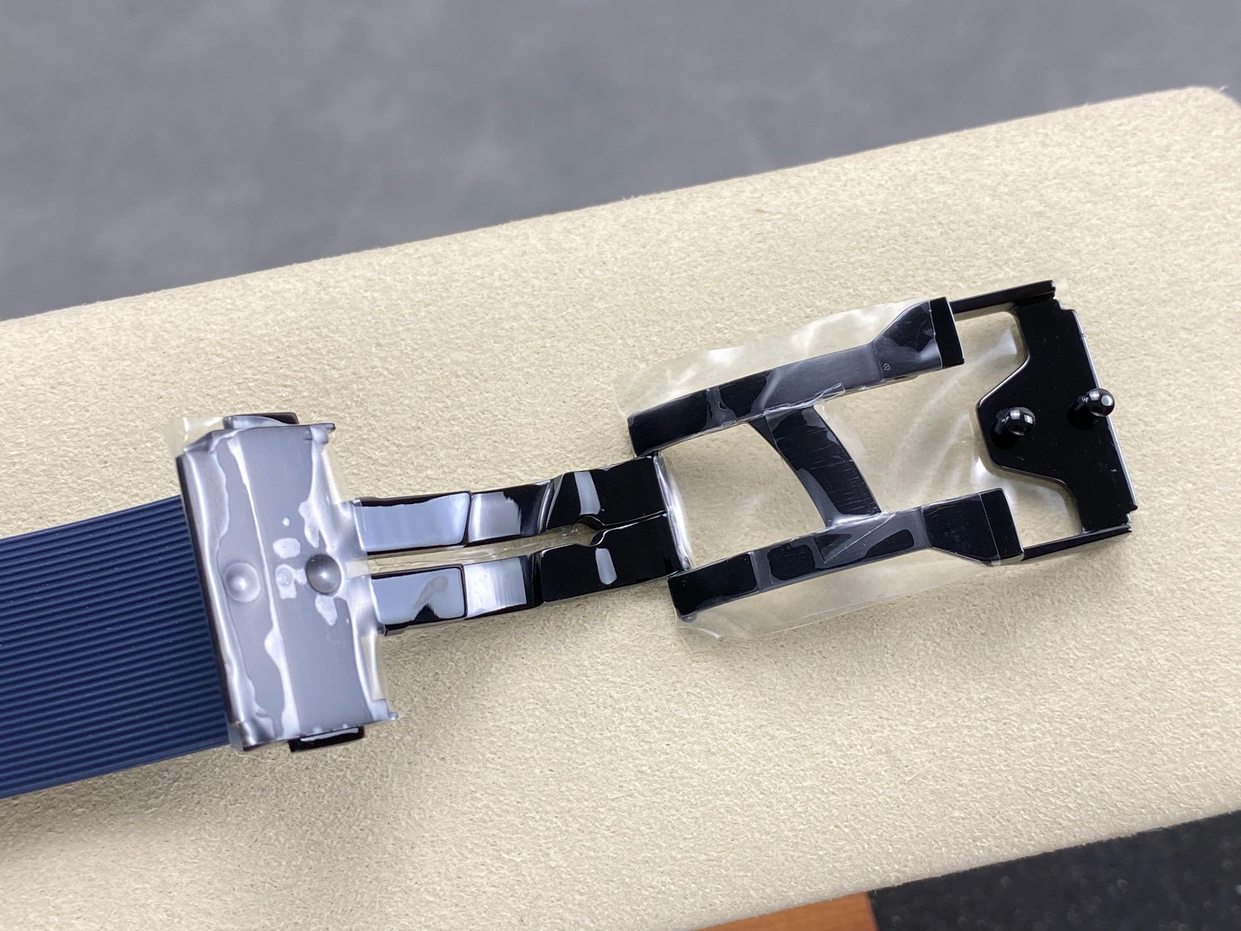 Hublot Classic Fusion Blue 42mm Blue Dial Rubber Strap