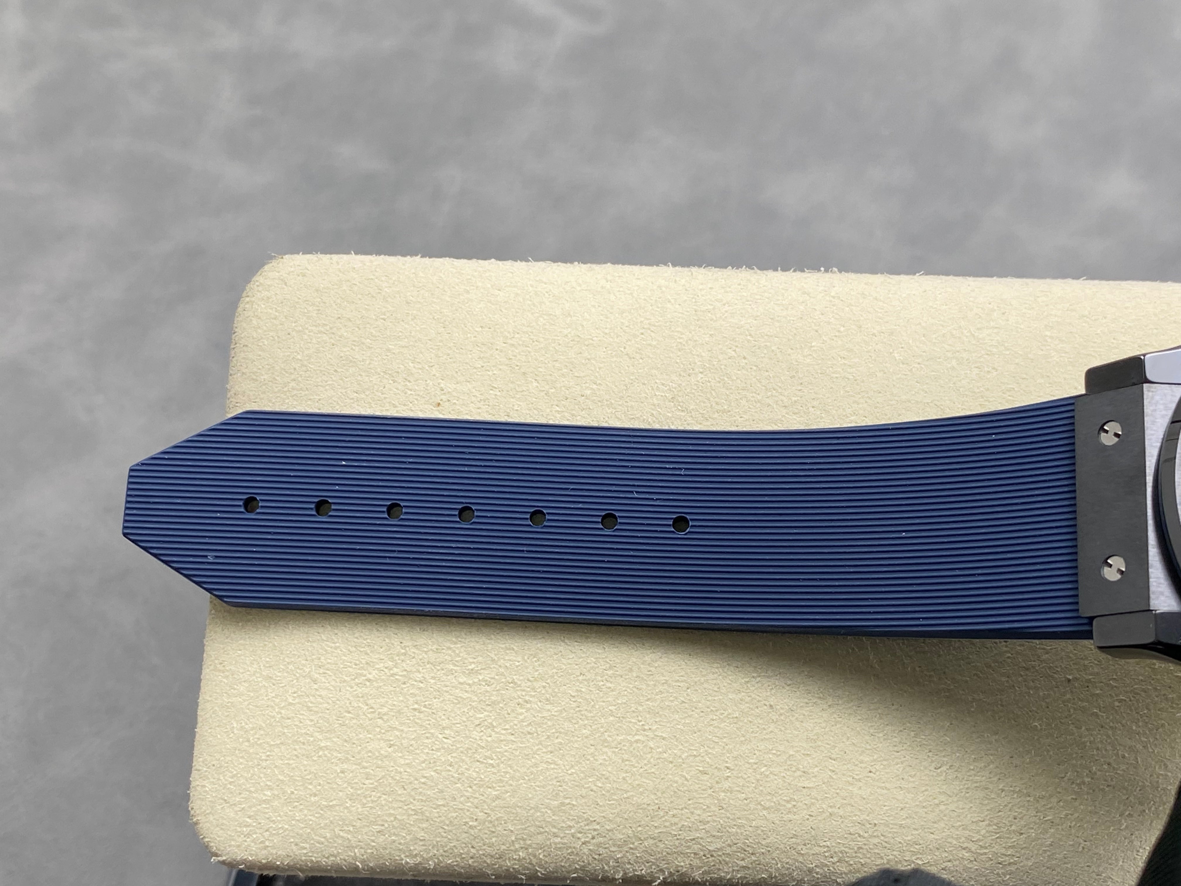 Hublot Classic Fusion Blue 42mm Blue Dial Rubber Strap