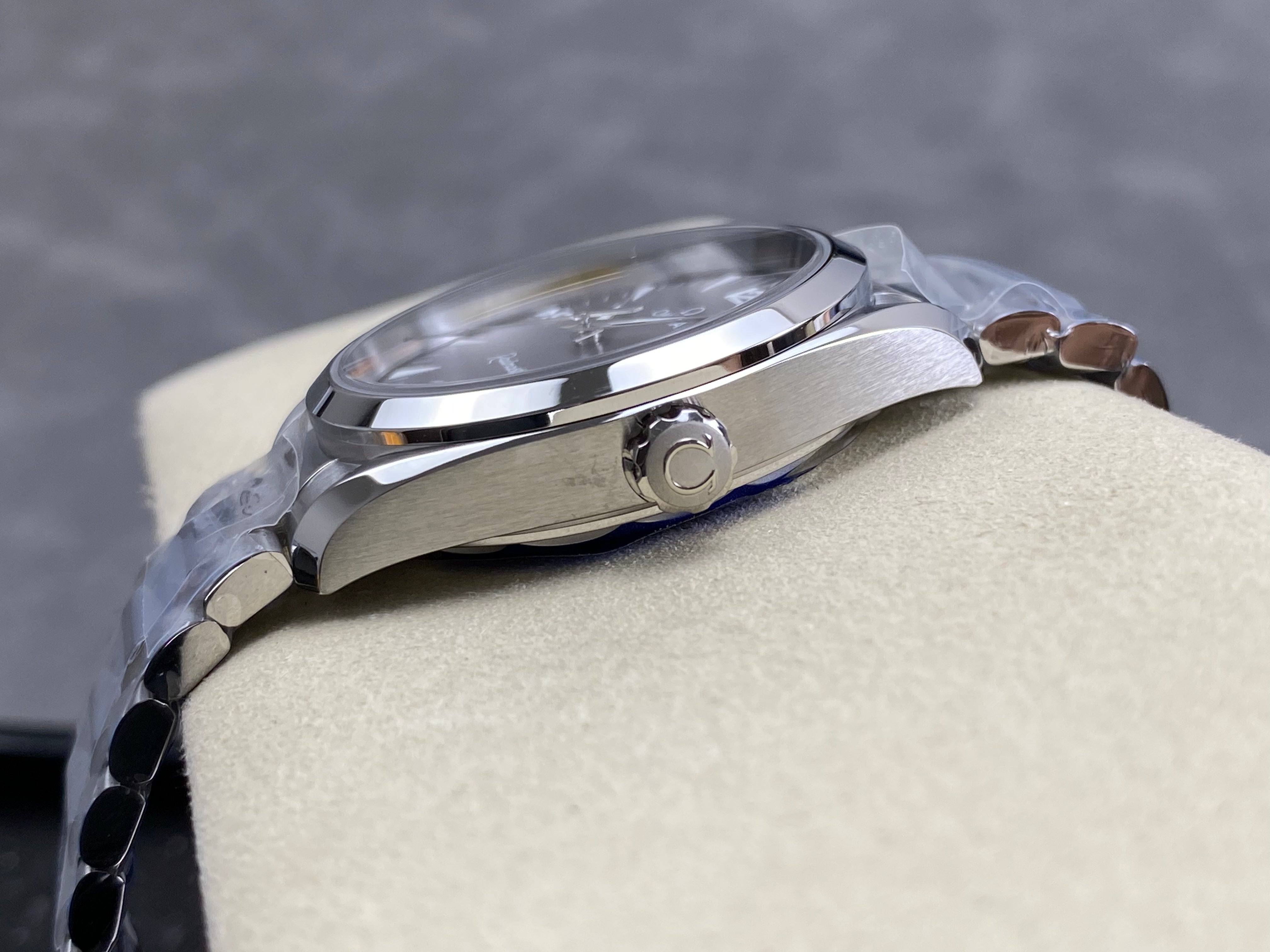 Omega Seamaster Railmaster 38mm Steel Grey Dial