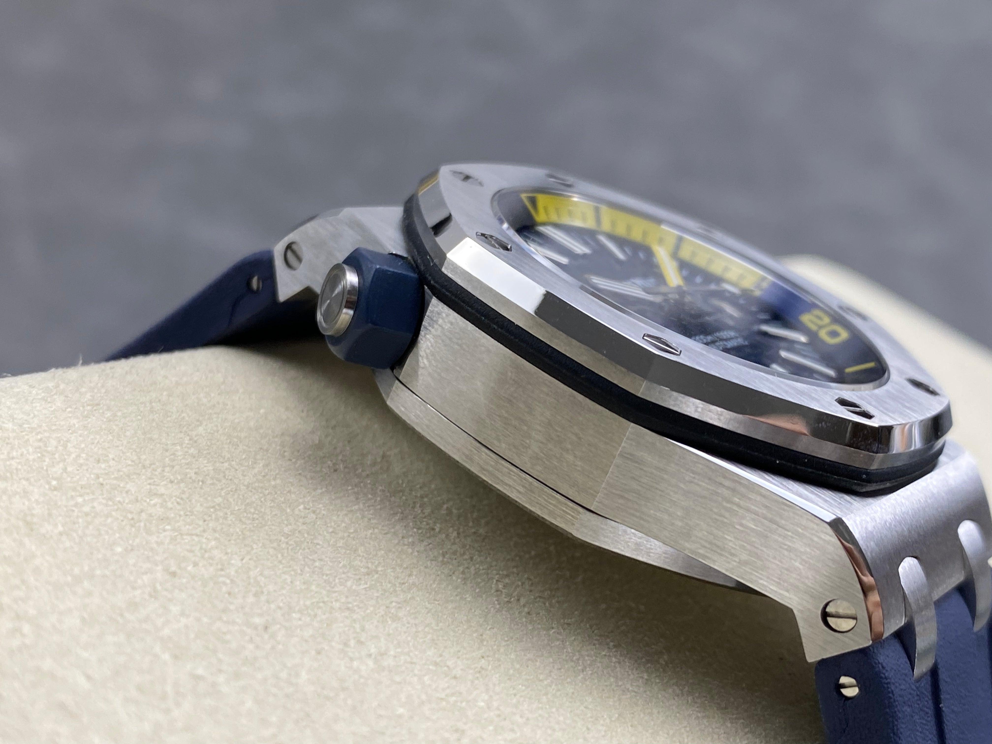 Audemars Piguet Royal Oak Offshore Diver 42mm Blue Yellow Dial