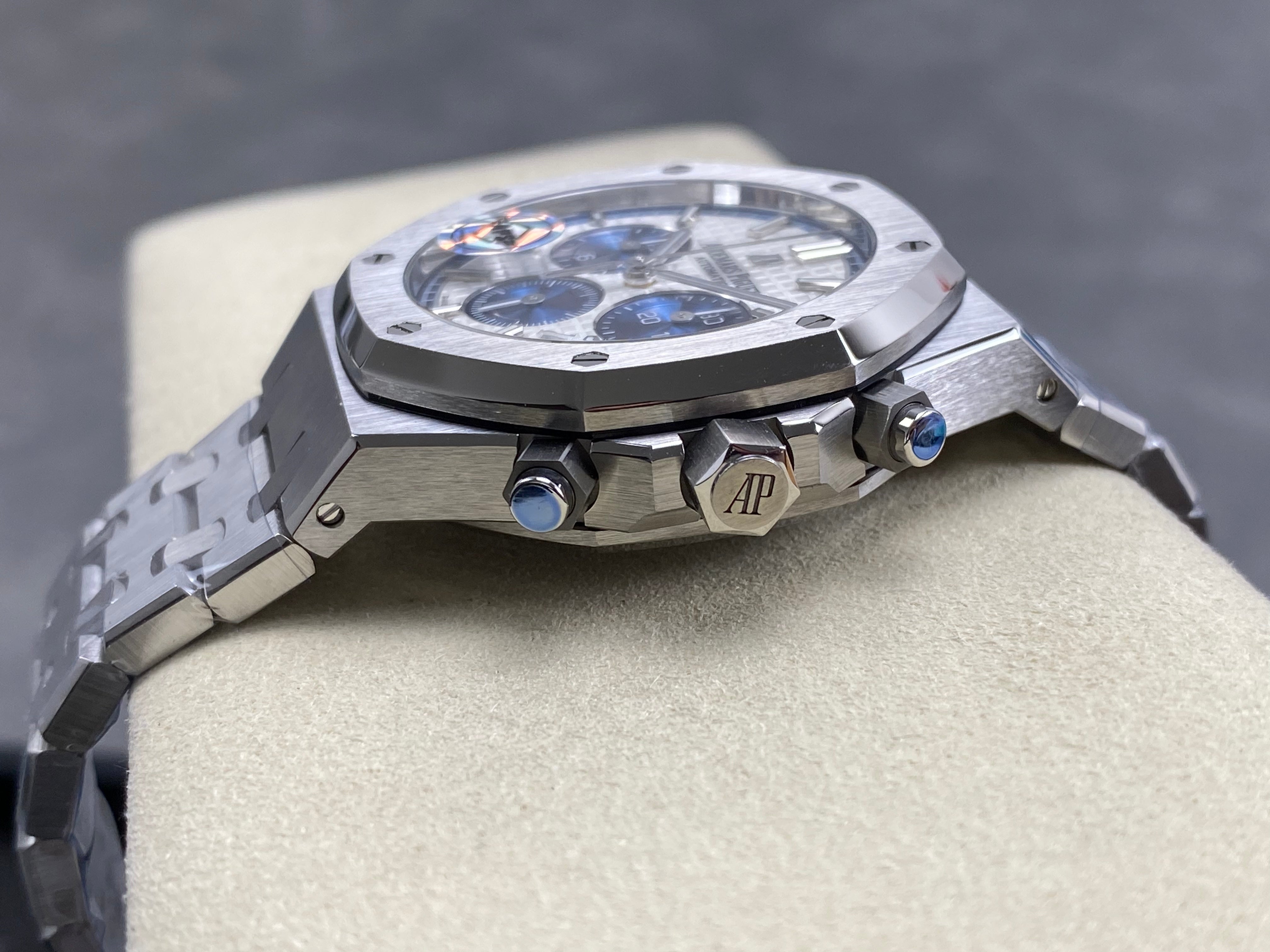 Audemars Piguet Royal Oak Chronograph 41mm White Blue Dial