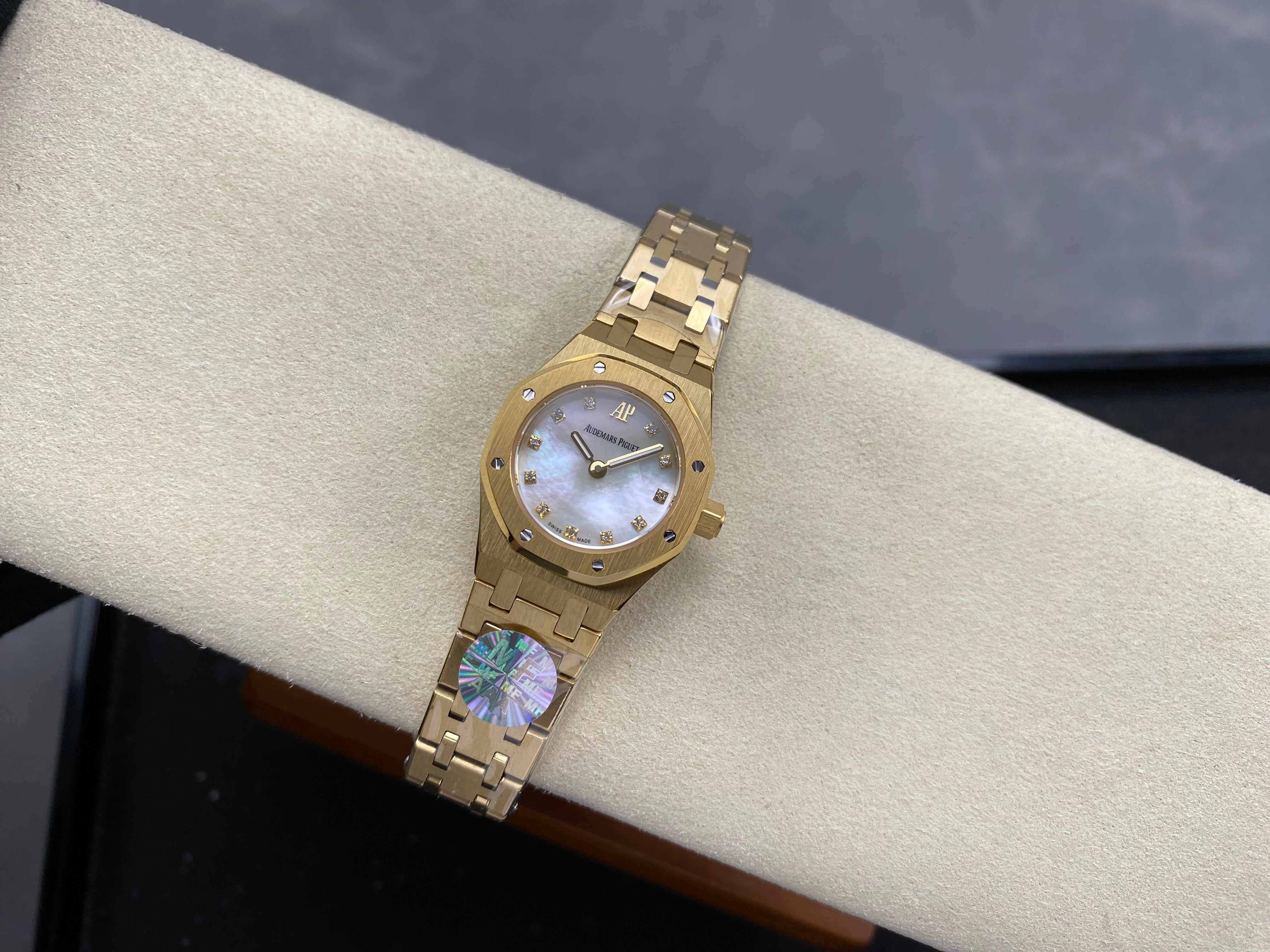 Audemars Piguet Royal Oak Lady 23mm Gold Case Mop Dial